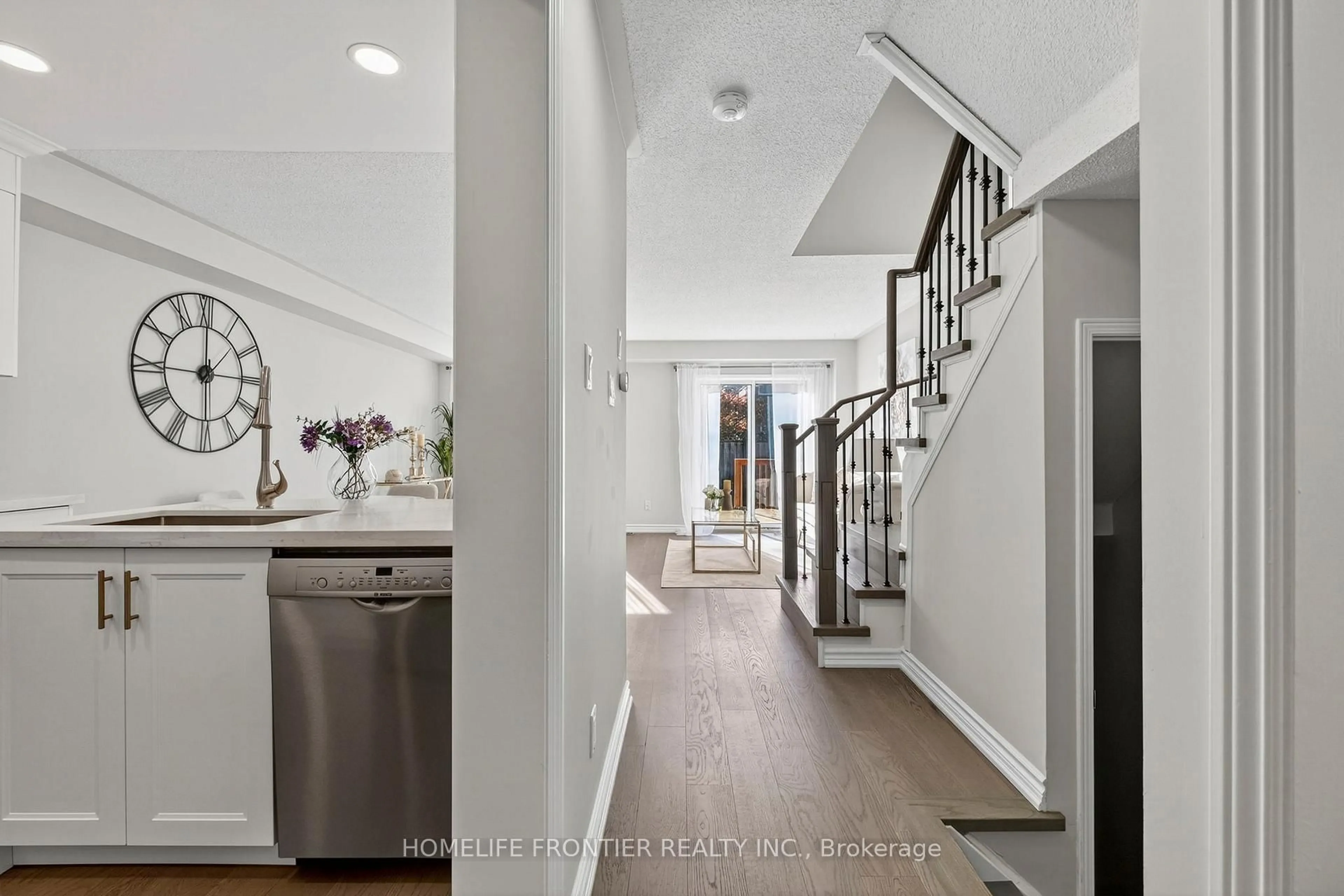 Unknown for 19 Bowler St, Aurora Ontario L4G 7J2