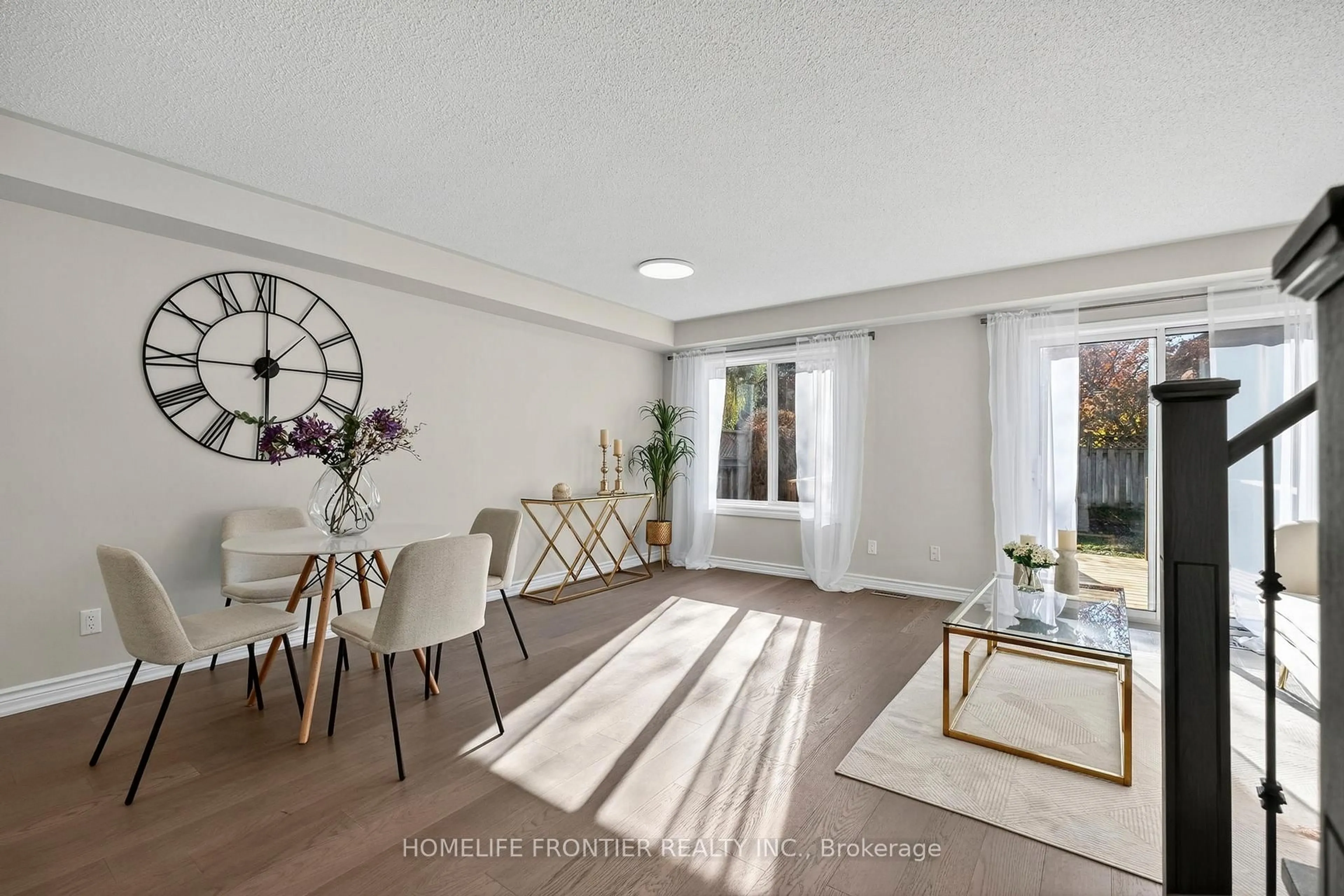 Dining room, unknown for 19 Bowler St, Aurora Ontario L4G 7J2