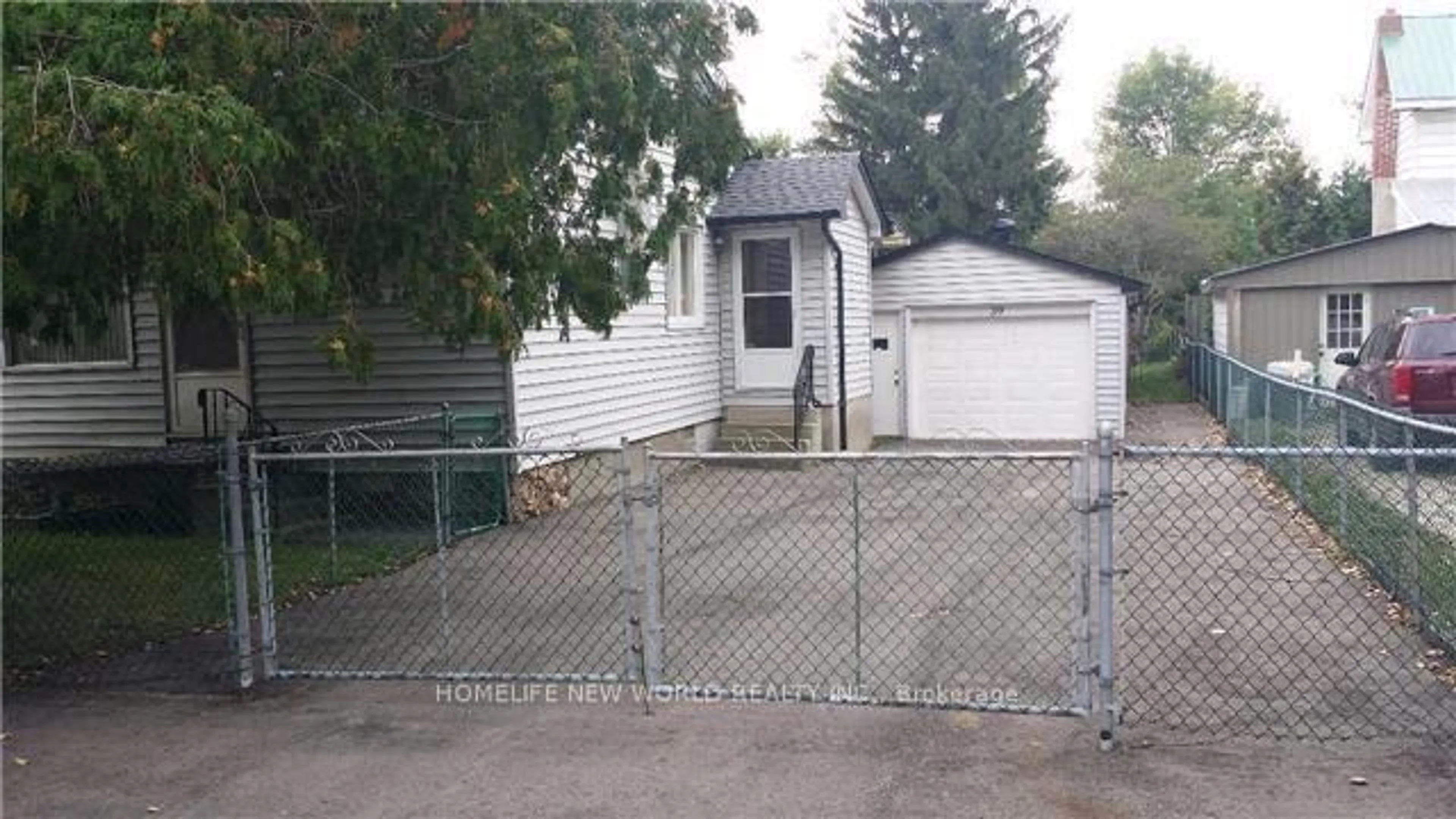 Shed for 39 Windsor Dr, Whitchurch-Stouffville Ontario L4A 7X3