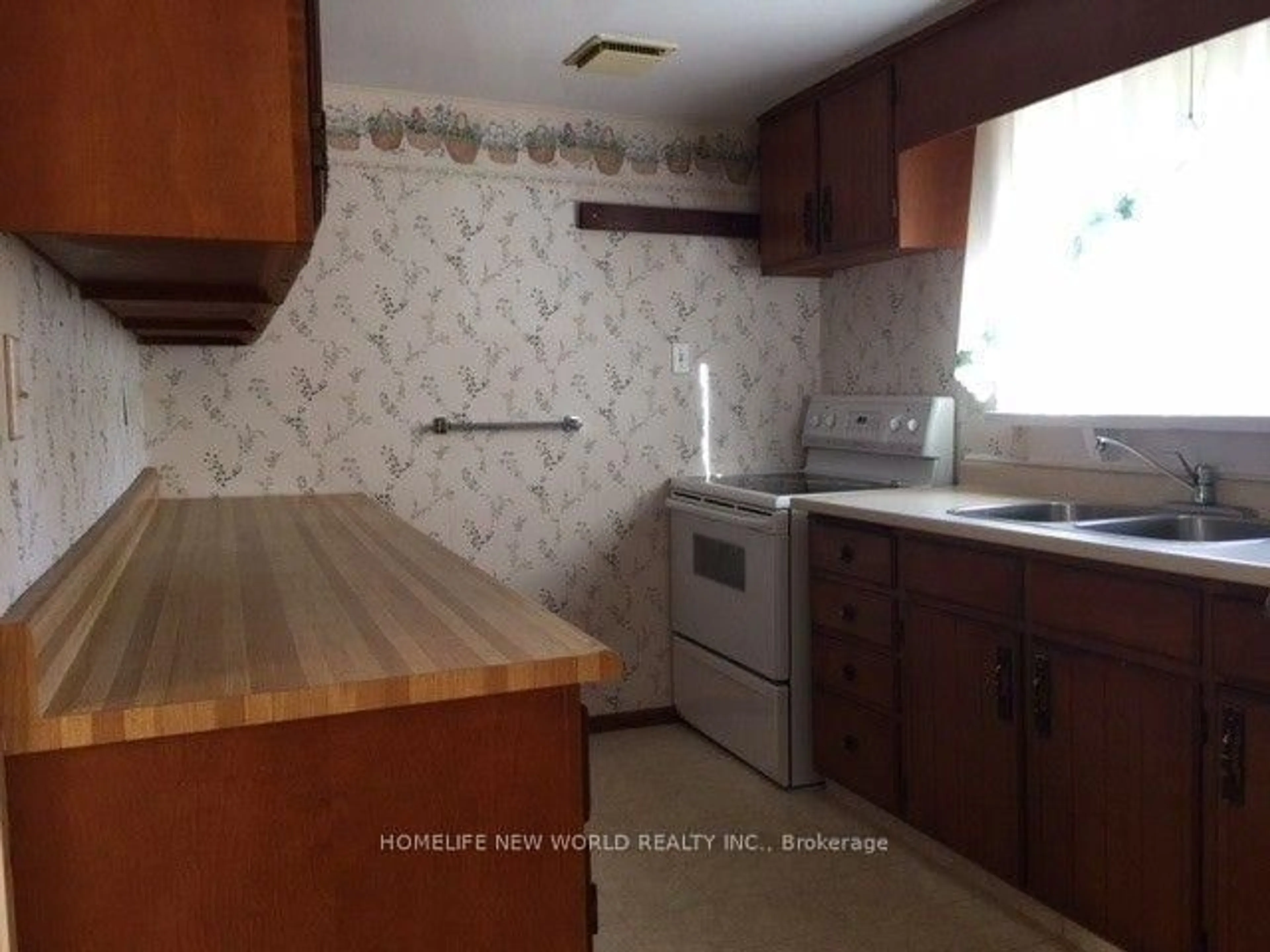 Standard kitchen, unknown for 39 Windsor Dr, Whitchurch-Stouffville Ontario L4A 7X3