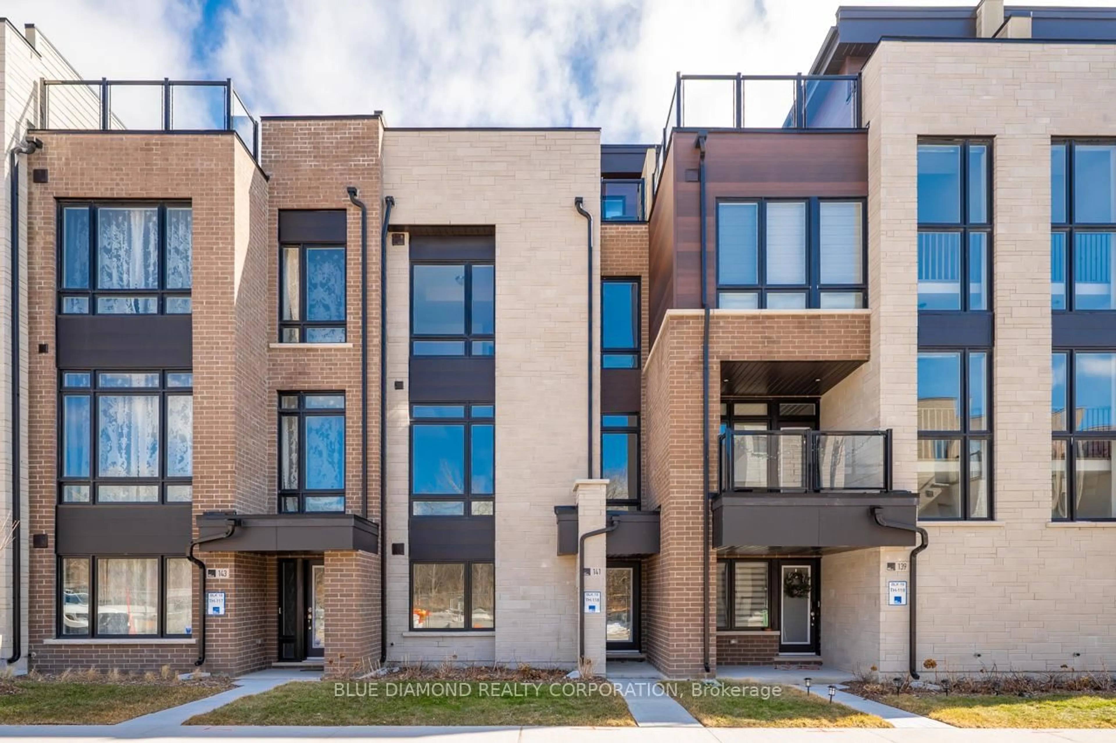 Home with brick exterior material, street for 141 Credit Lane, Richmond Hill Ontario L4E 1G9