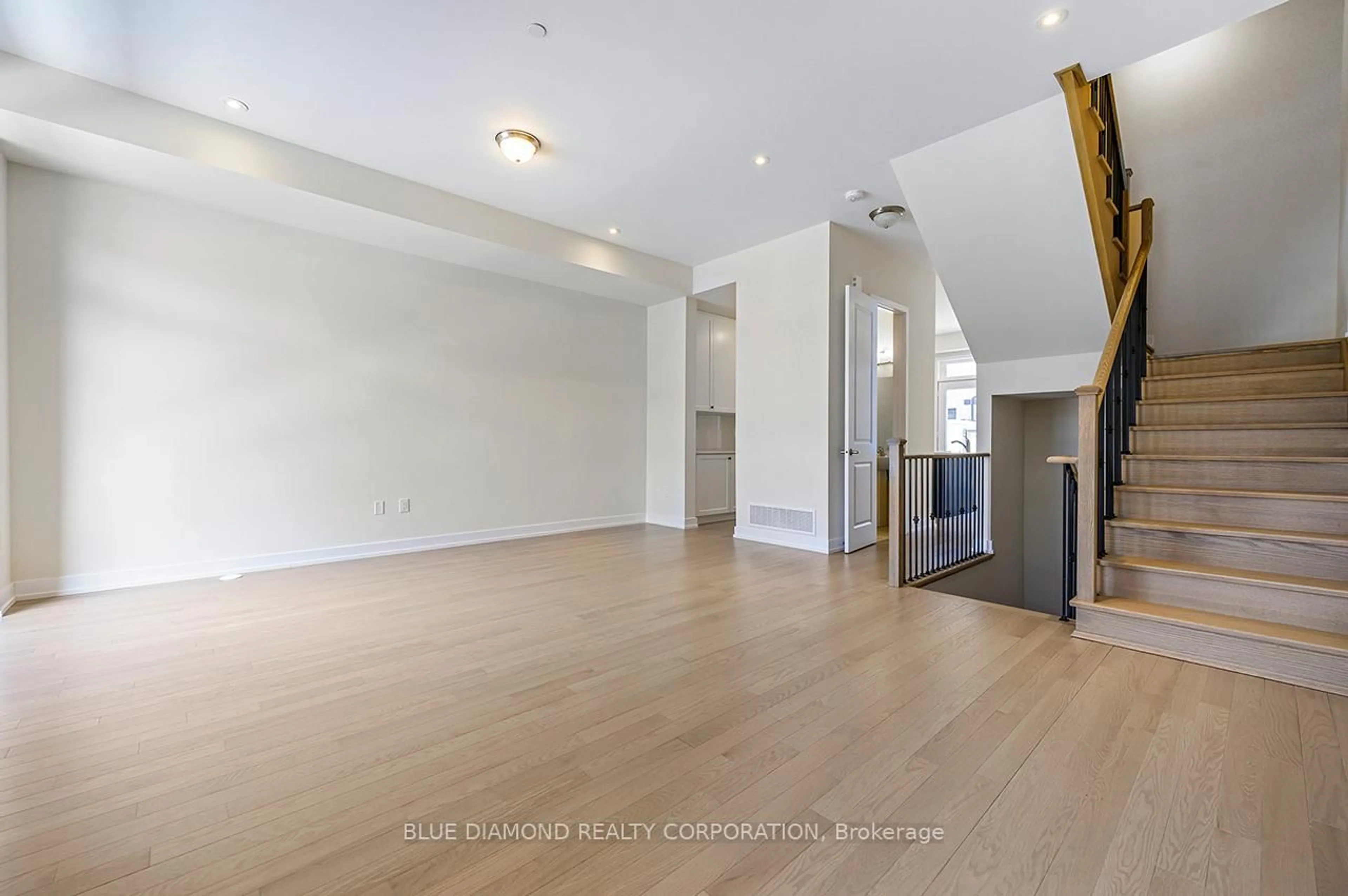 Unknown for 141 Credit Lane, Richmond Hill Ontario L4E 1G9