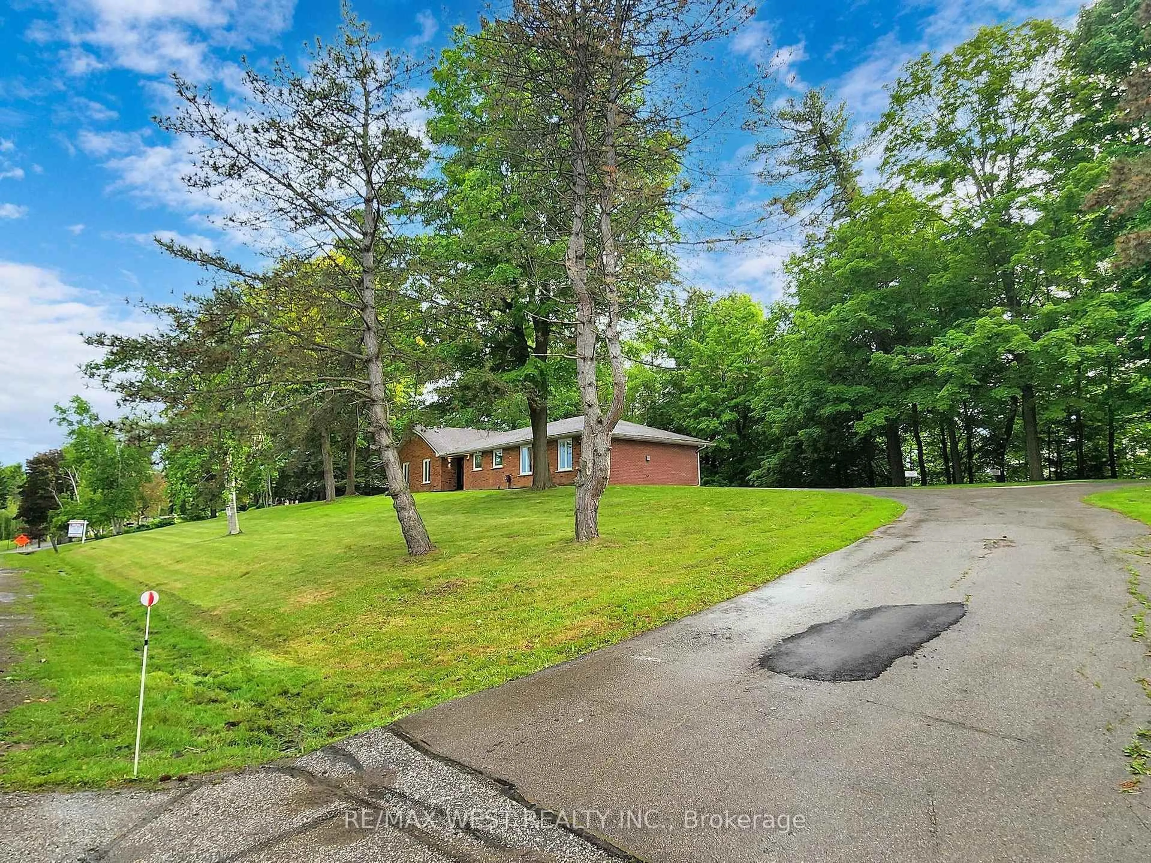 A pic from outside/outdoor area/front of a property/back of a property/a pic from drone, forest/trees view for 60 Kleins Ridge Rd, Vaughan Ontario L0J 1C0