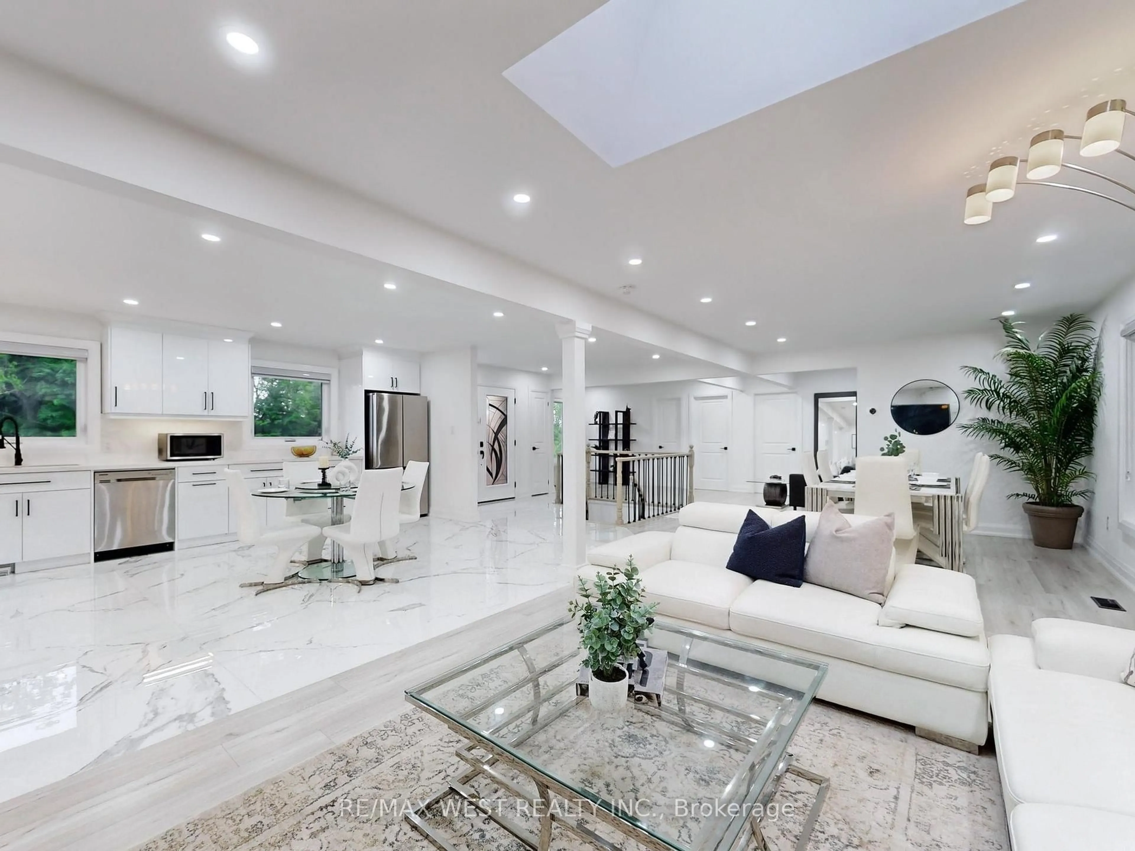 Living room with furniture, ceramic/tile floor for 60 Kleins Ridge Rd, Vaughan Ontario L0J 1C0