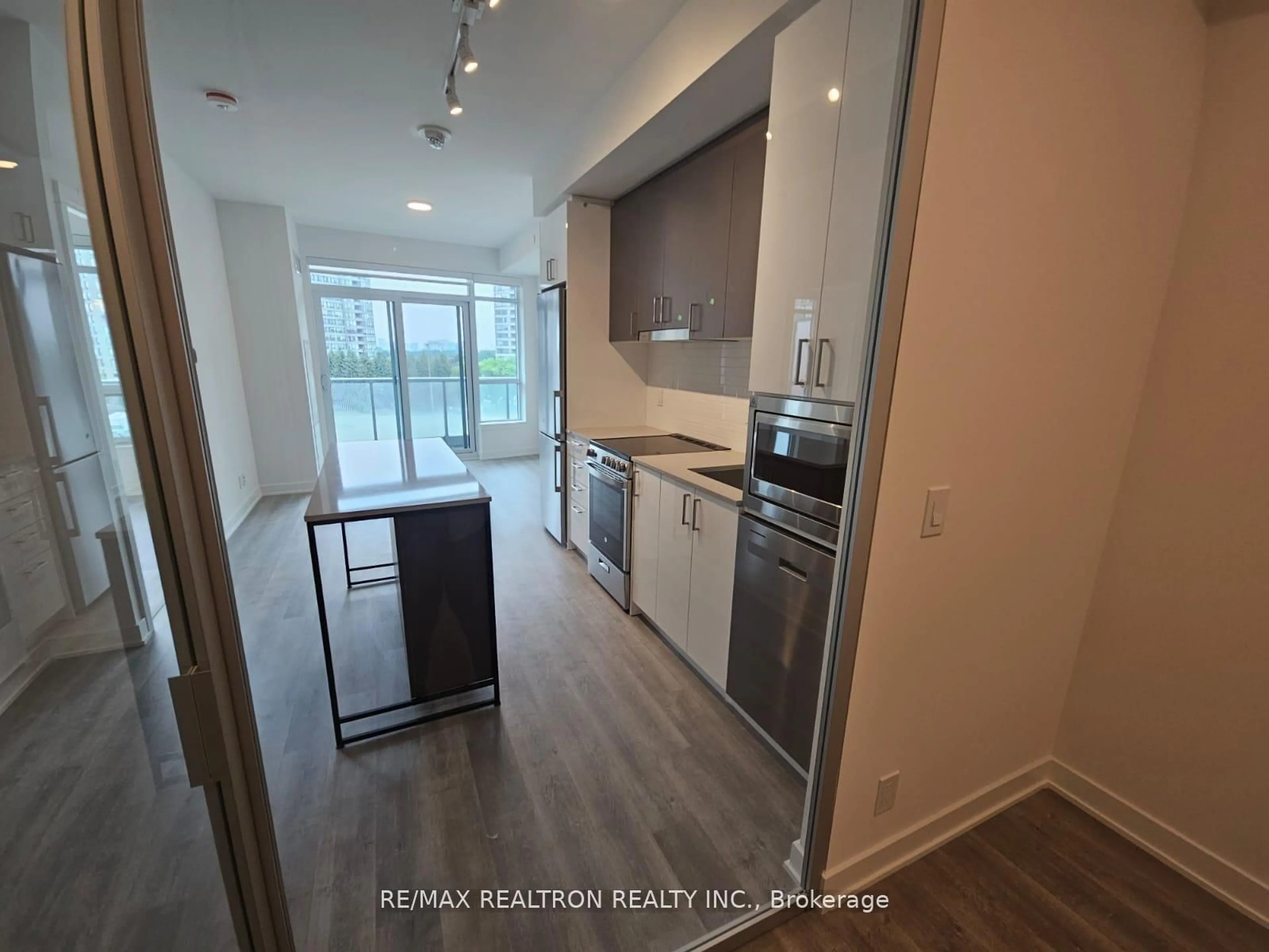 Unknown for 30 Upper Mall Way #307, Vaughan Ontario L4J 0L8