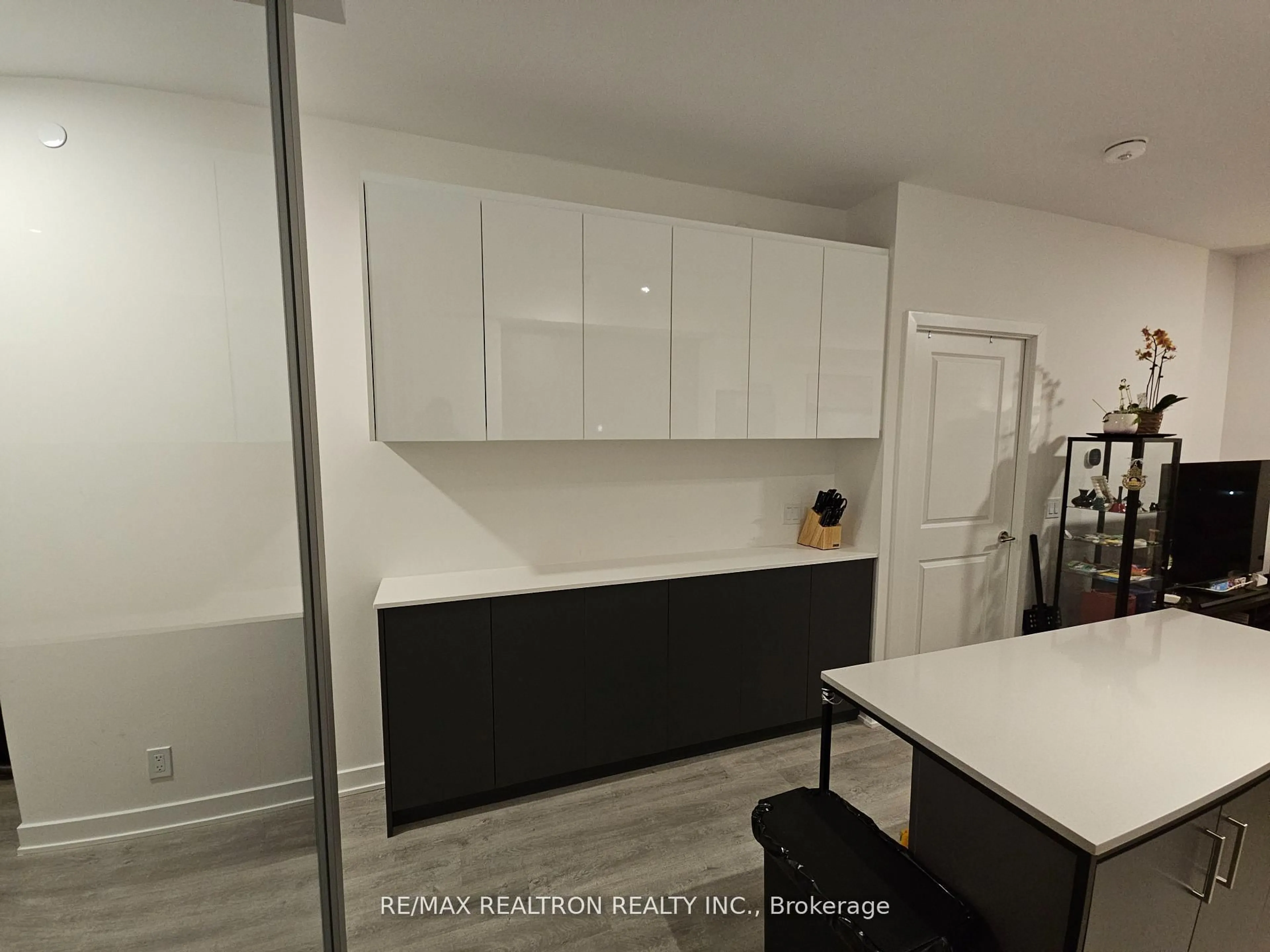 Unknown for 30 Upper Mall Way #307, Vaughan Ontario L4J 0L8