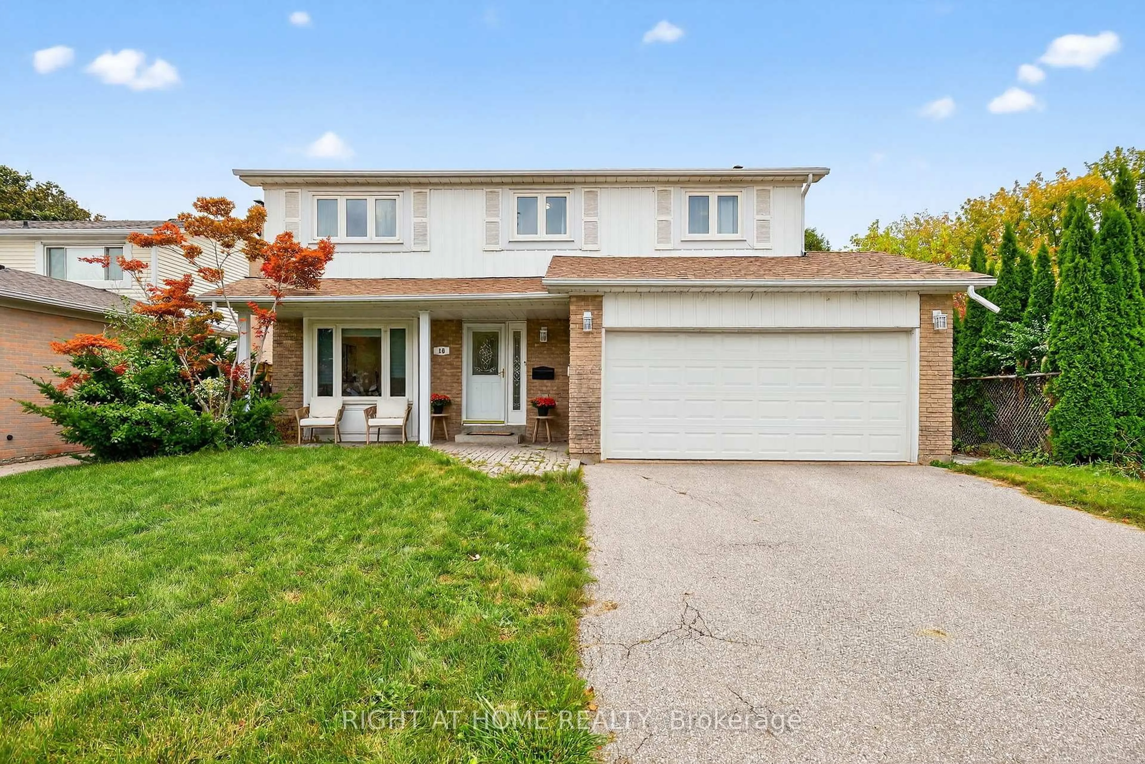 Home with brick exterior material, street for 16 Mayvern Cres, Richmond Hill Ontario L4C 5J4