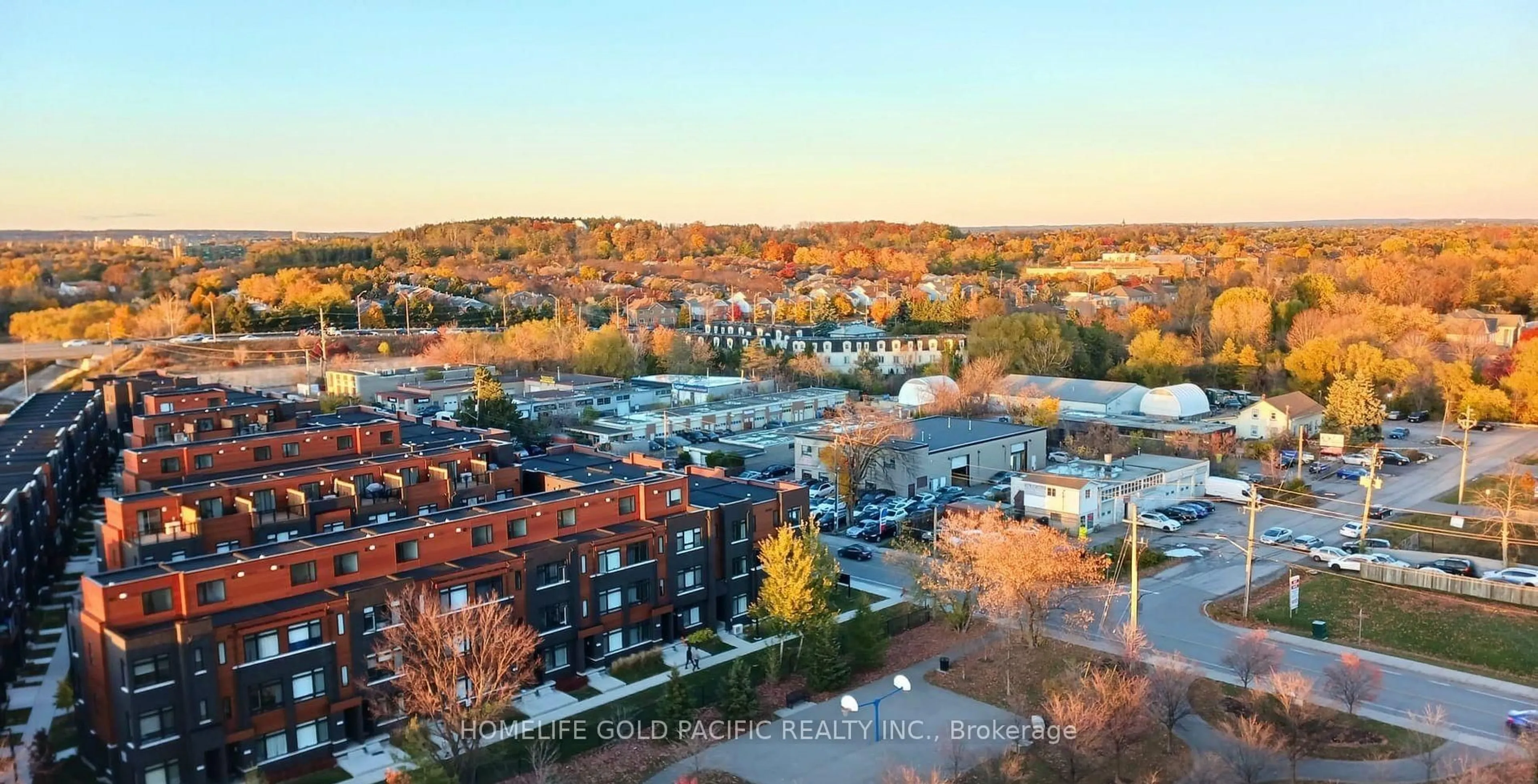 A pic from outside/outdoor area/front of a property/back of a property/a pic from drone, city buildings view from balcony for 350 Red Maple Rd #1211, Richmond Hill Ontario L4C 0T5