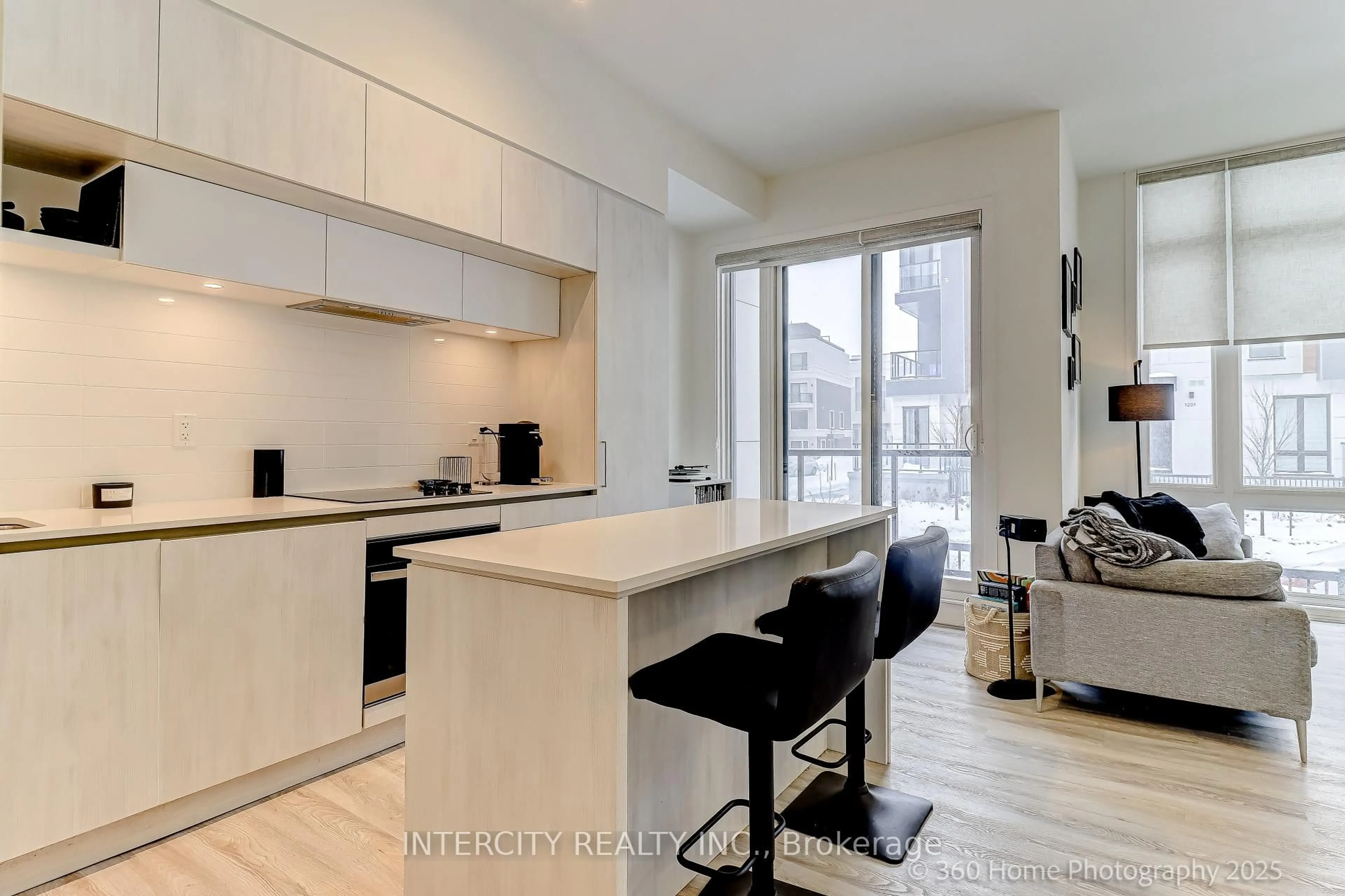 Open concept kitchen, unknown for 11 David Eyer Rd #1505, Richmond Hill Ontario L4S 1M4
