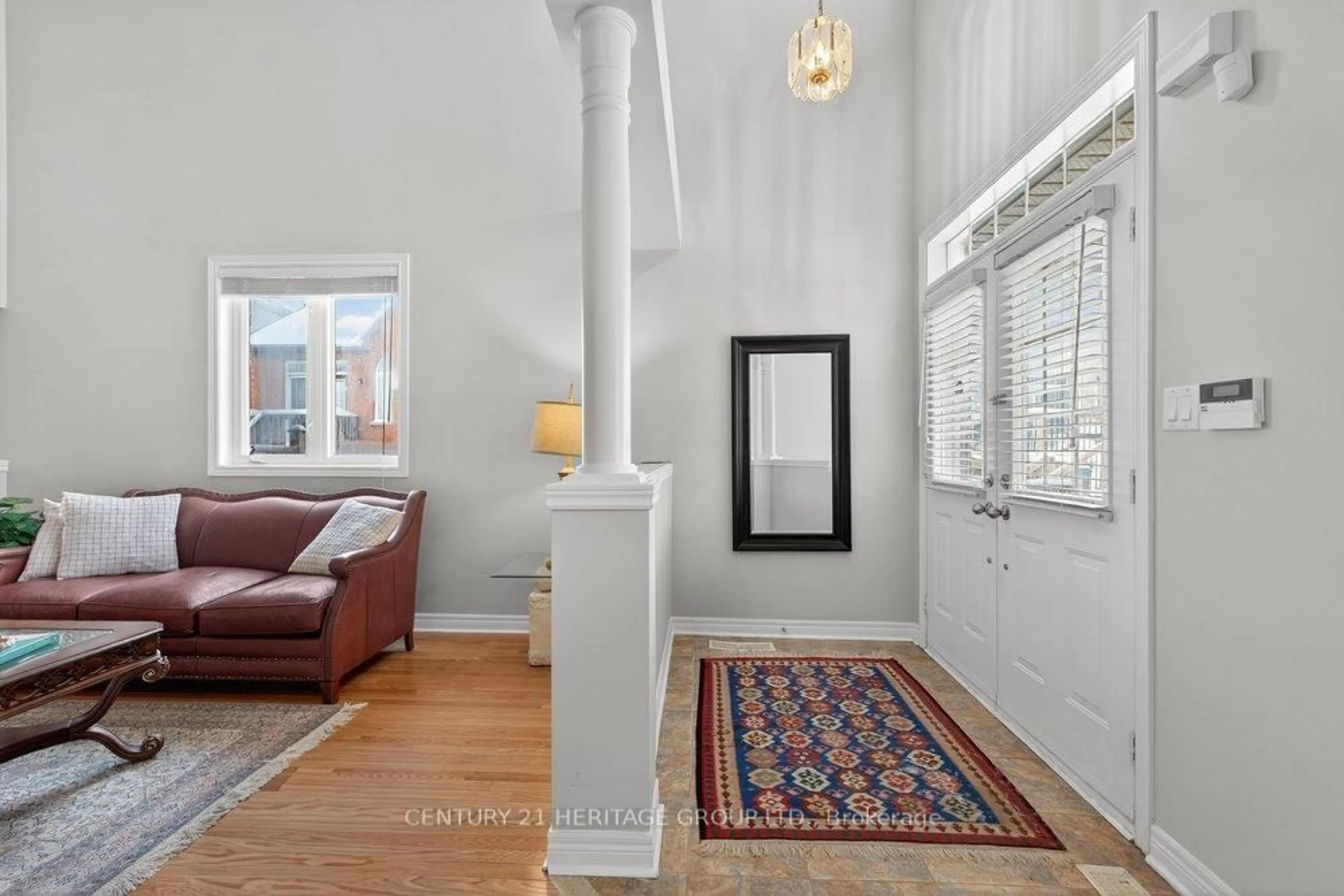 Indoor entryway for 30 O'Hara Cres, Richmond Hill Ontario L4E 4L3