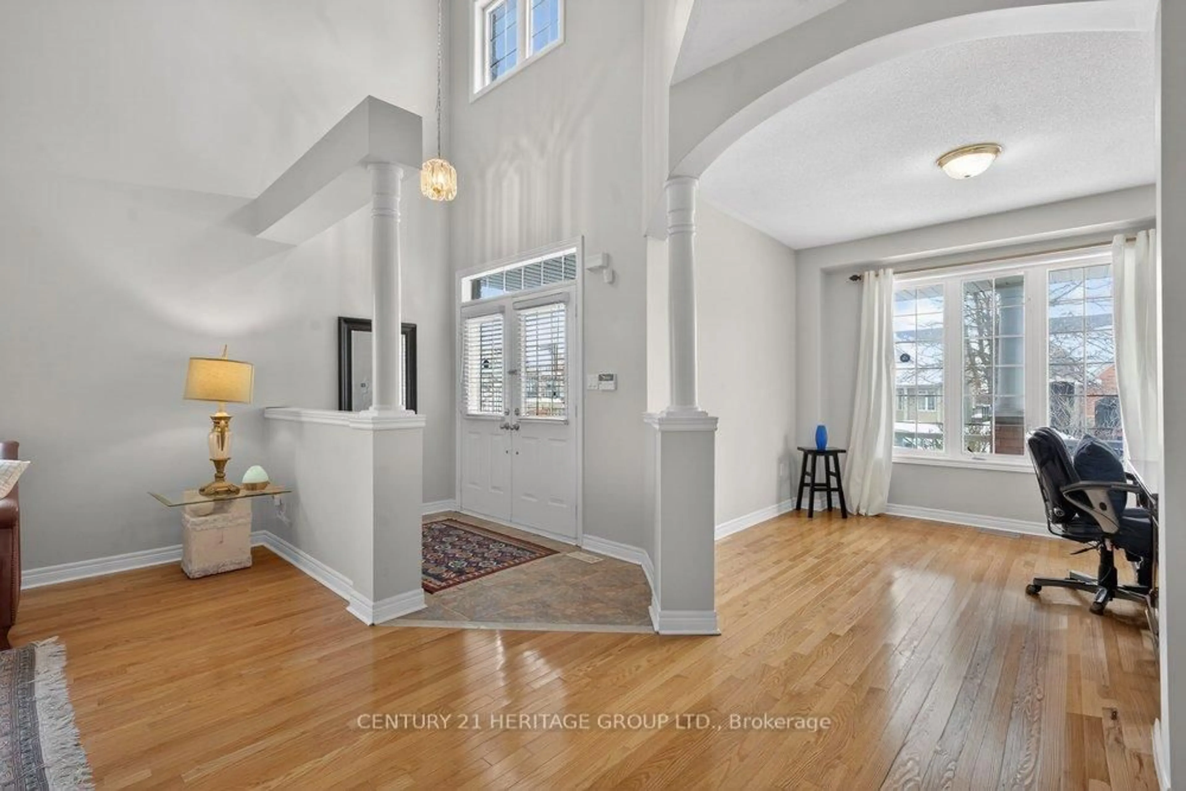 Indoor entryway for 30 O'Hara Cres, Richmond Hill Ontario L4E 4L3