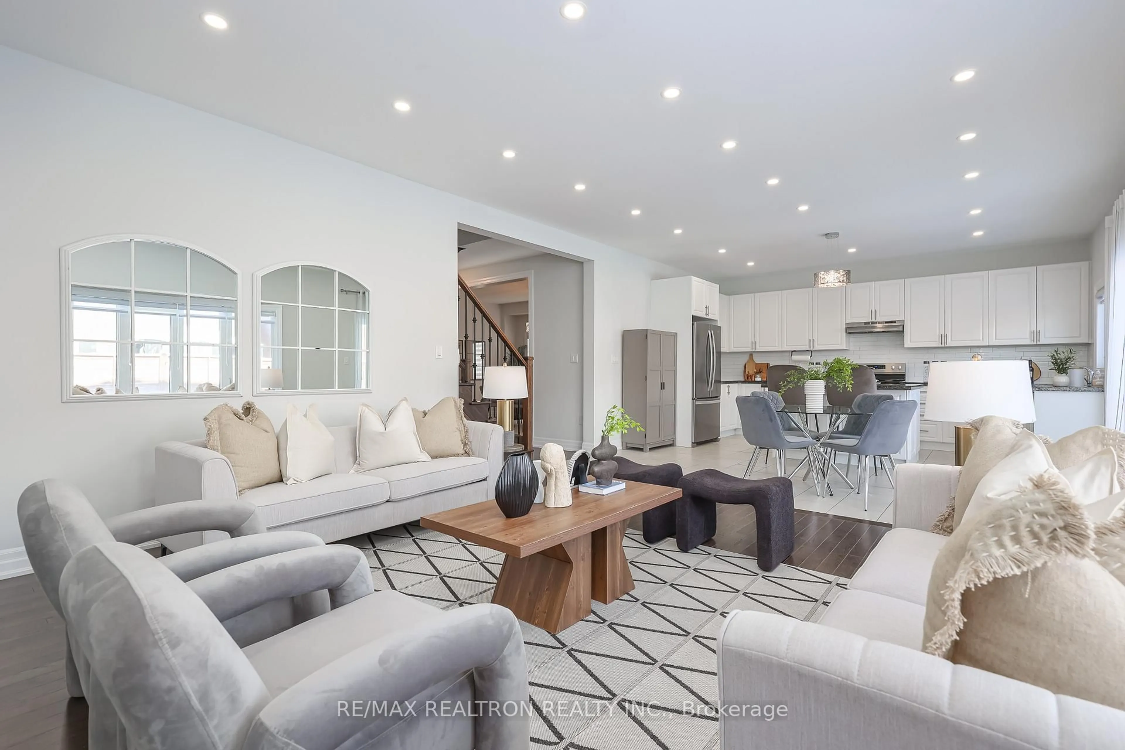 Living room with furniture, unknown for 1024 Wickham Rd, Innisfil Ontario L9S 0N5