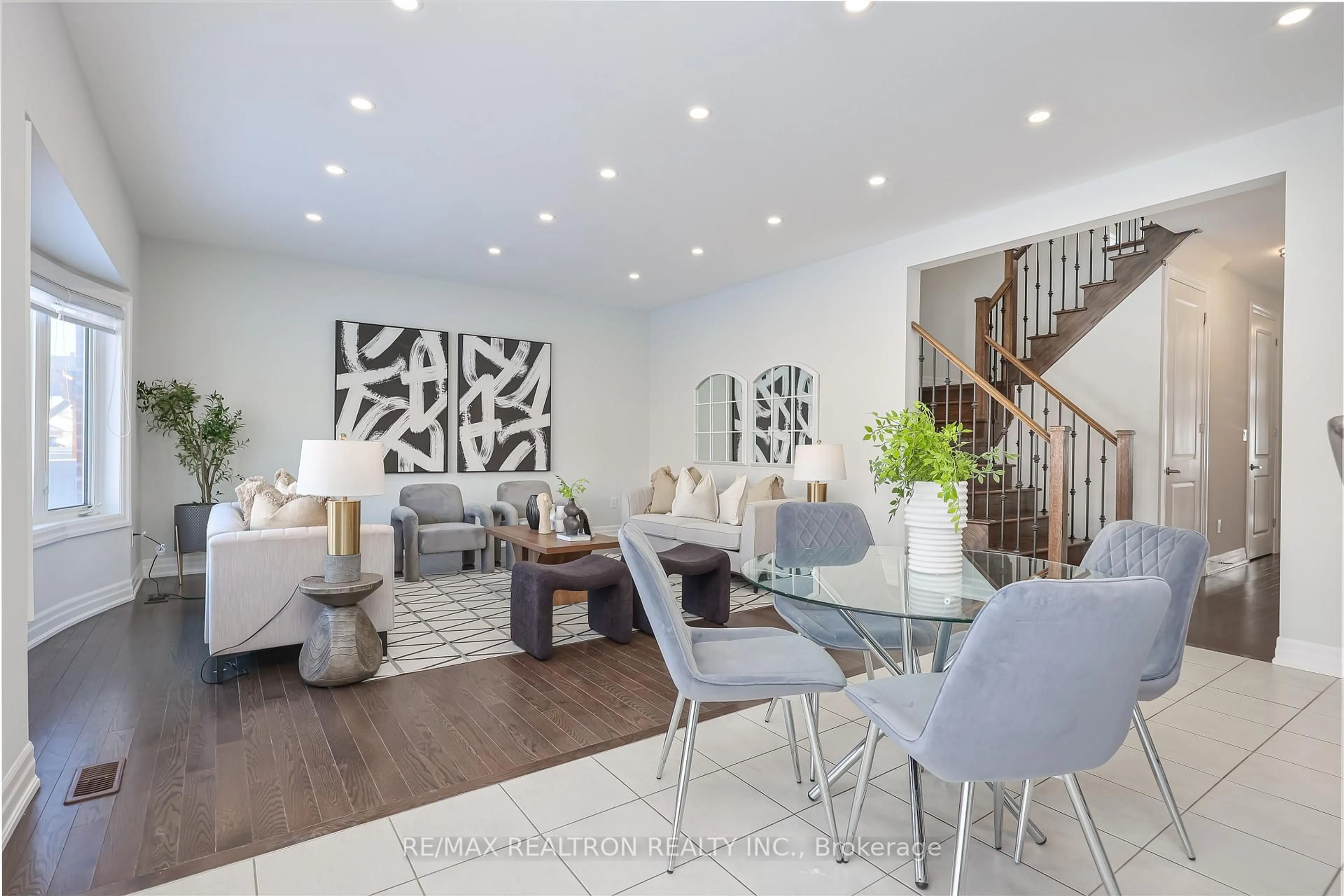 Living room with furniture, unknown for 1024 Wickham Rd, Innisfil Ontario L9S 0N5