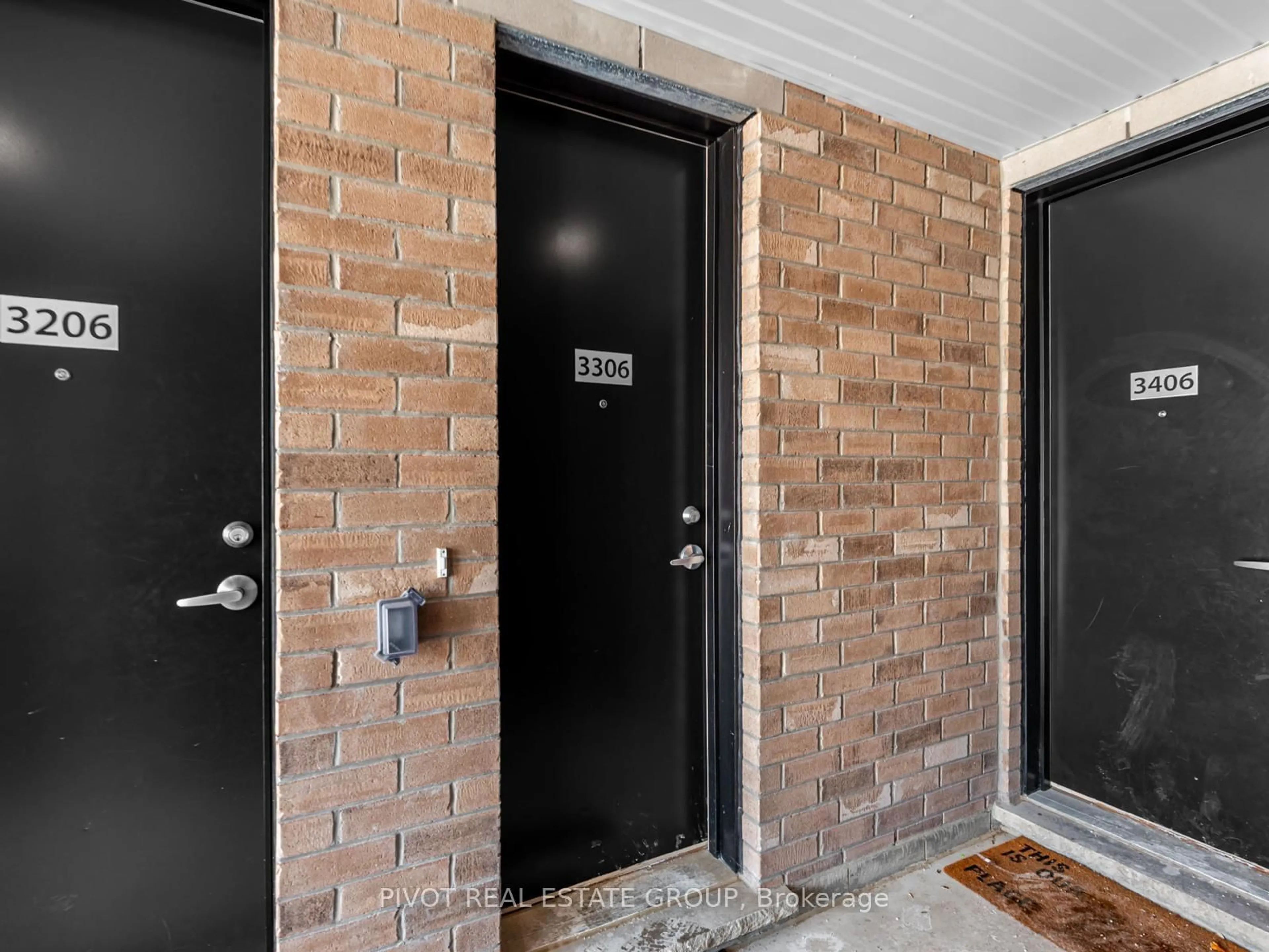 Indoor entryway for 60 Elizabeth St #3306, Richmond Hill Ontario L4C 5W2