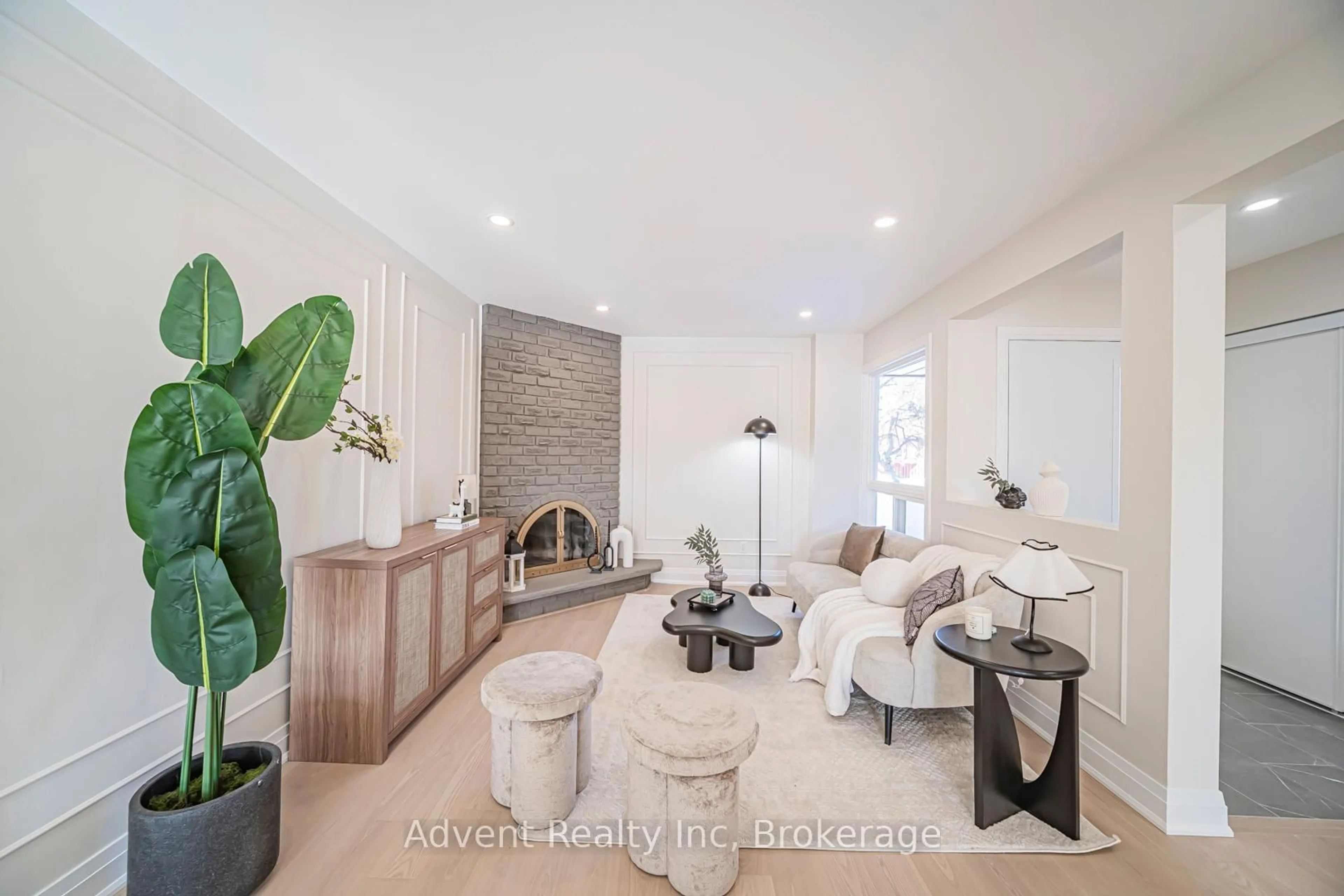 Living room with furniture, unknown for 53 Cheeseman Dr, Markham Ontario L3R 3G3