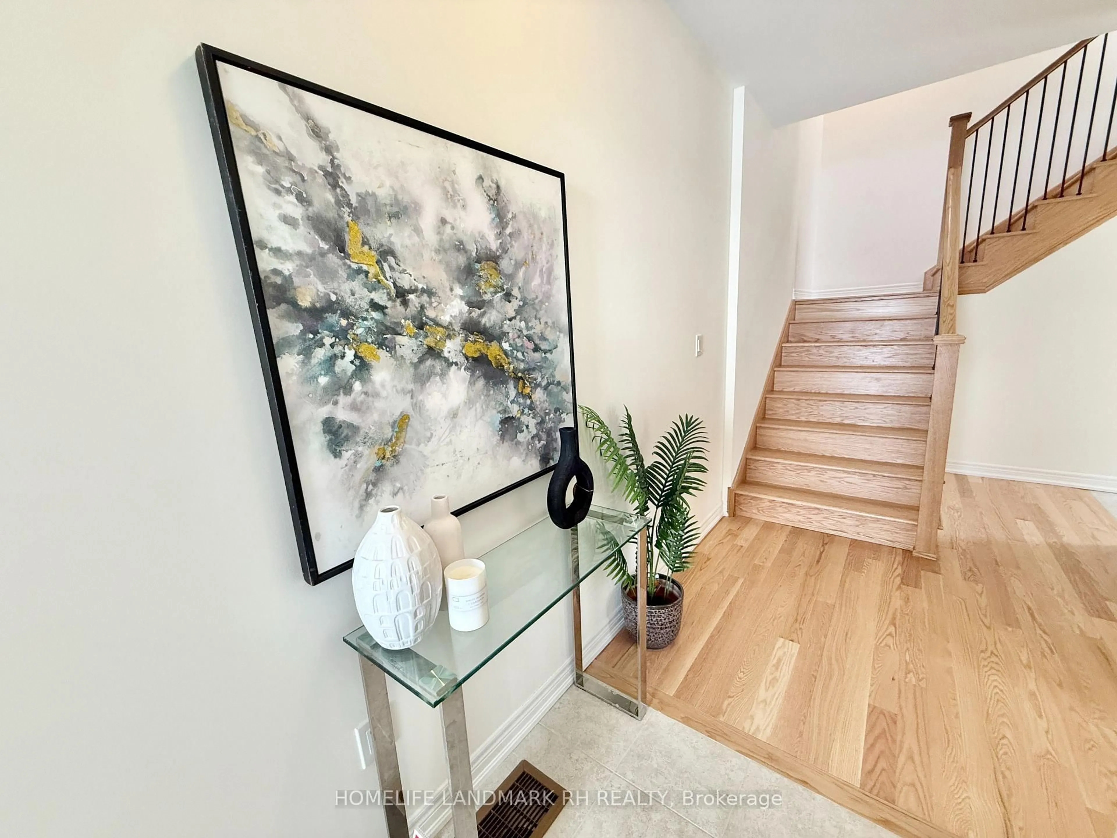 Indoor entryway for 187 Berczy Green Dr, Markham Ontario L6C 3P4