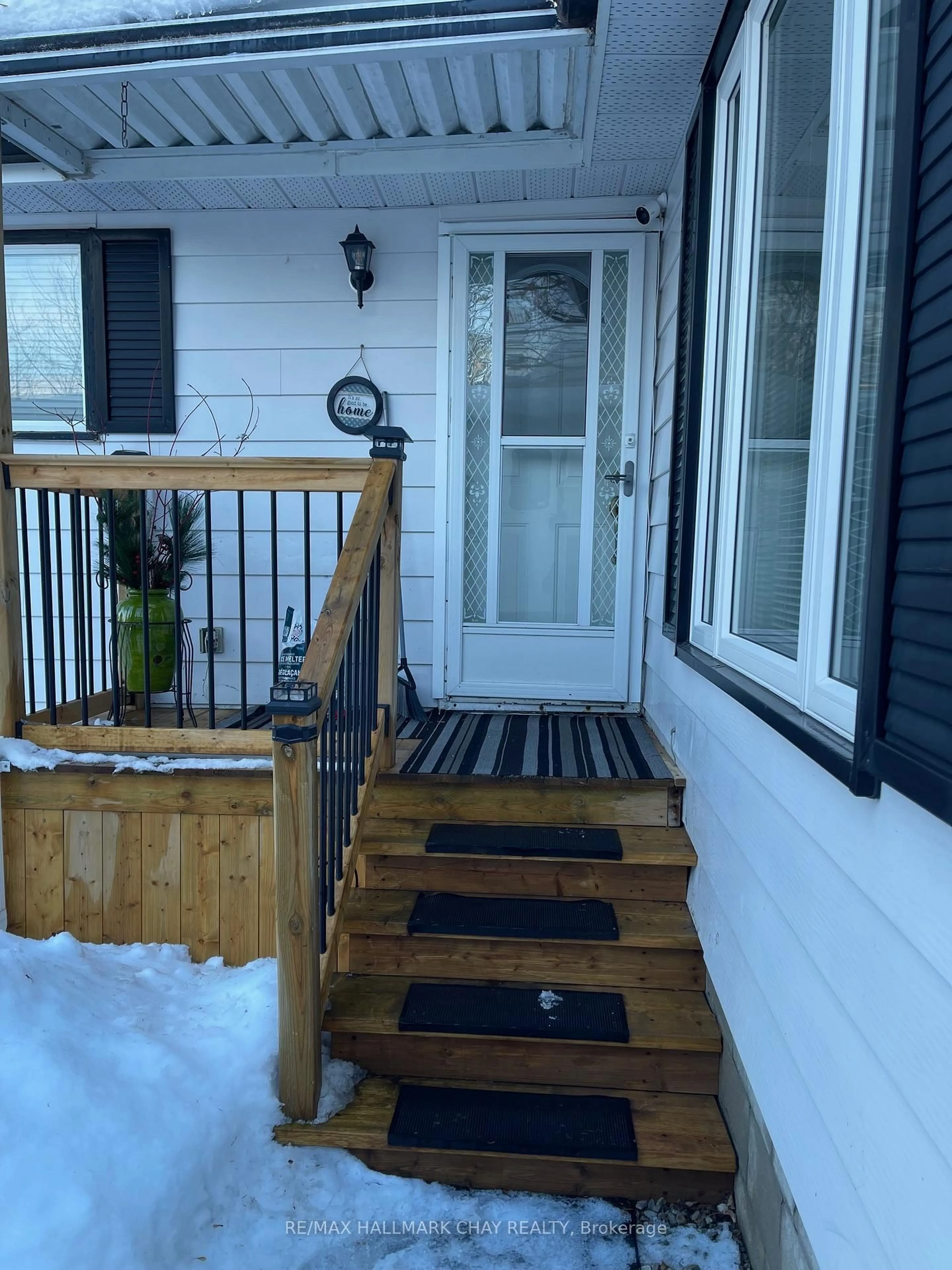 Unknown for 2422 25 Sdrd, Innisfil Ontario L9S 3Y7