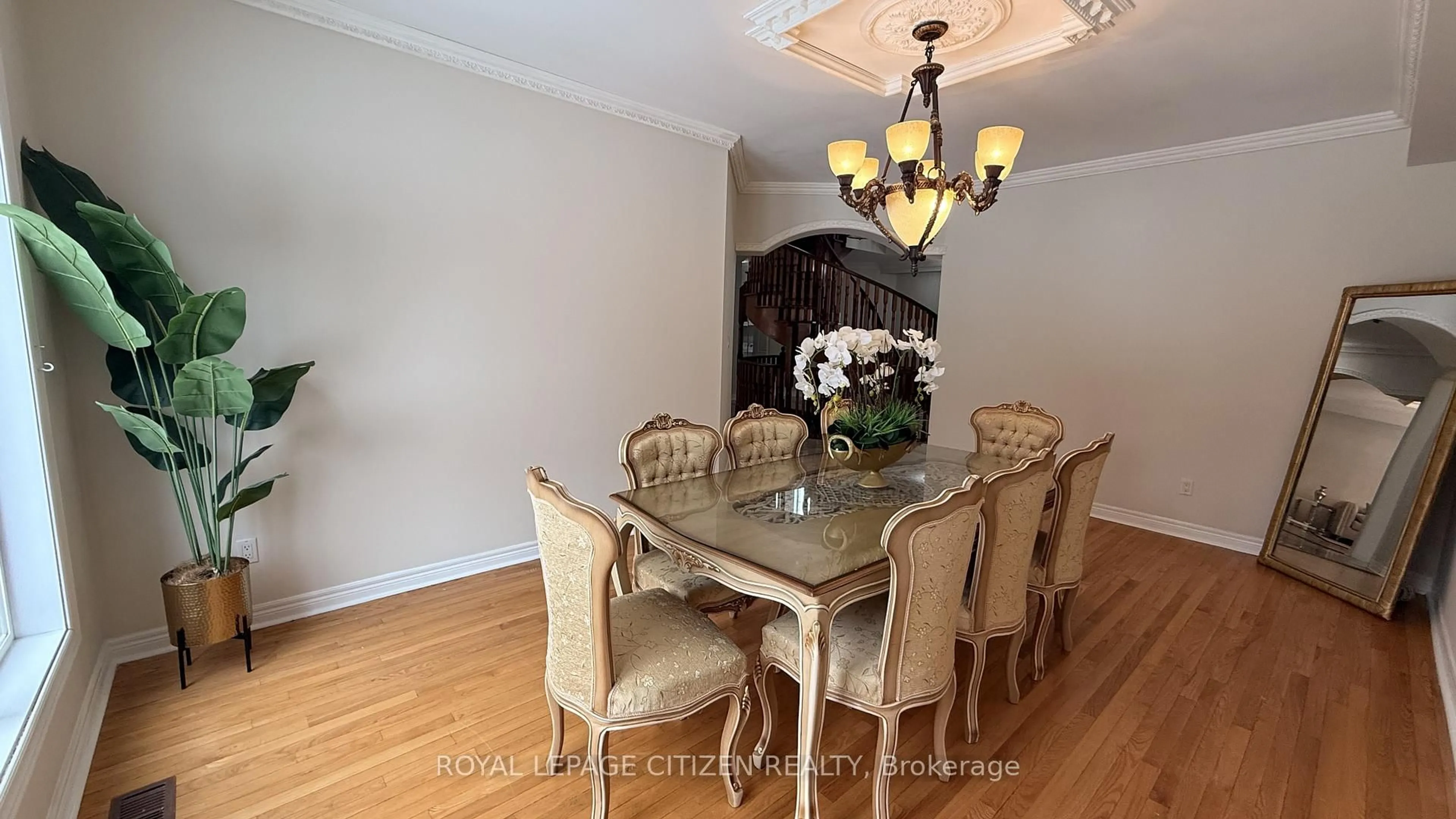 Dining room, wood/laminate floor for 180 Kimber Cres, Vaughan Ontario L4L 9K3