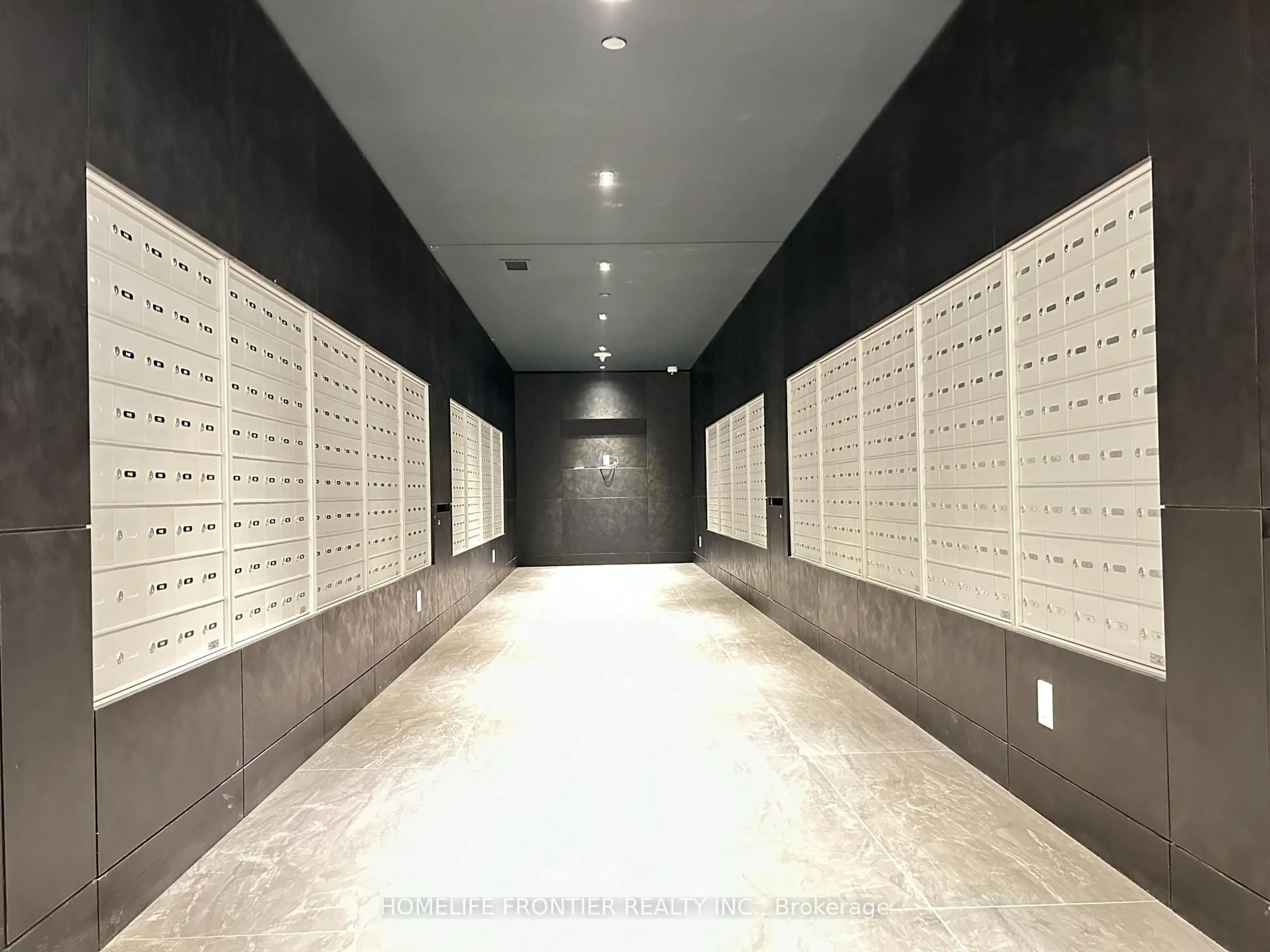 Indoor foyer for 50 Upper Mall Way #B-729, Vaughan Ontario L4J 0L8