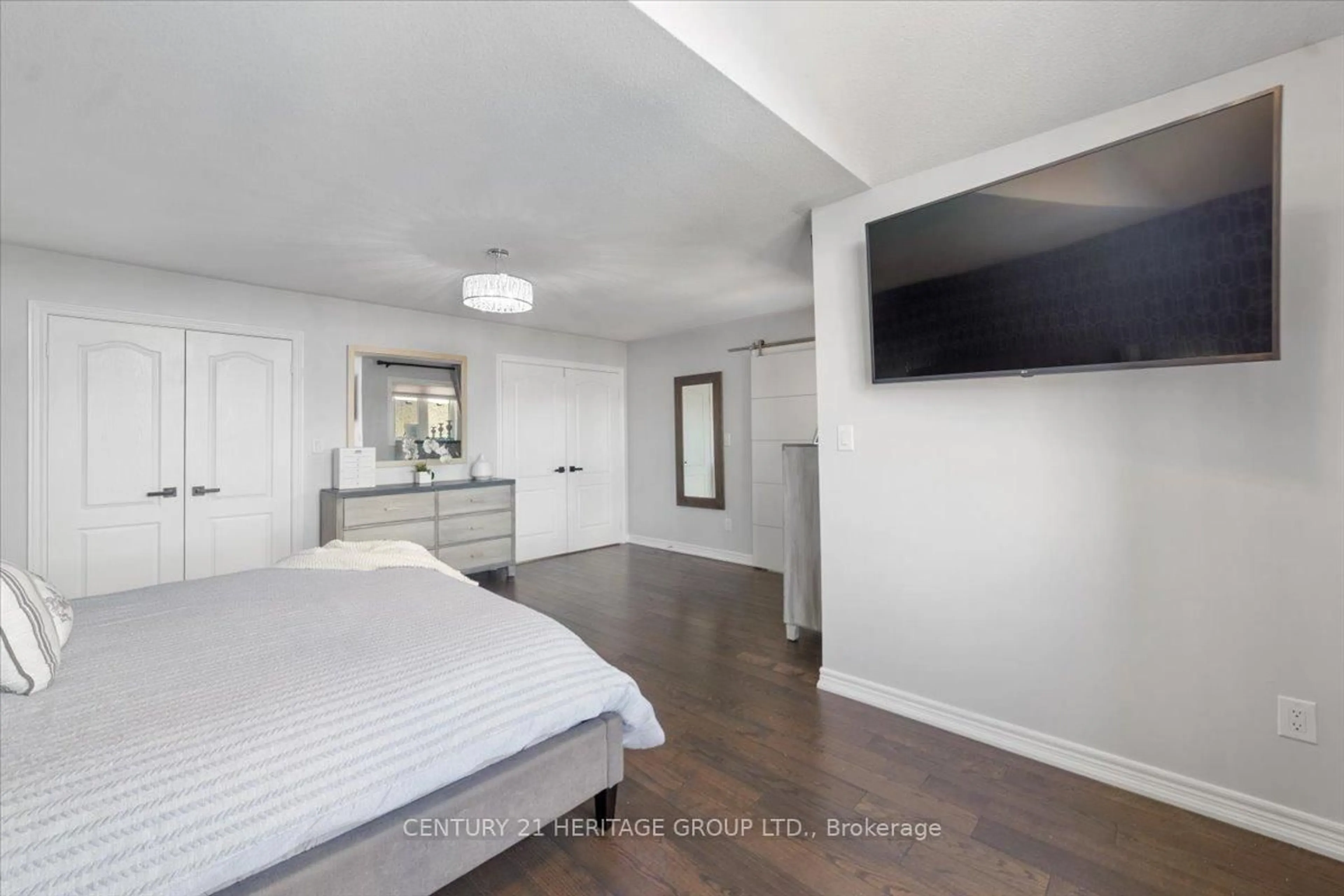 A pic of a room for 28 West Park Ave, Bradford West Gwillimbury Ontario L3Z 0A8