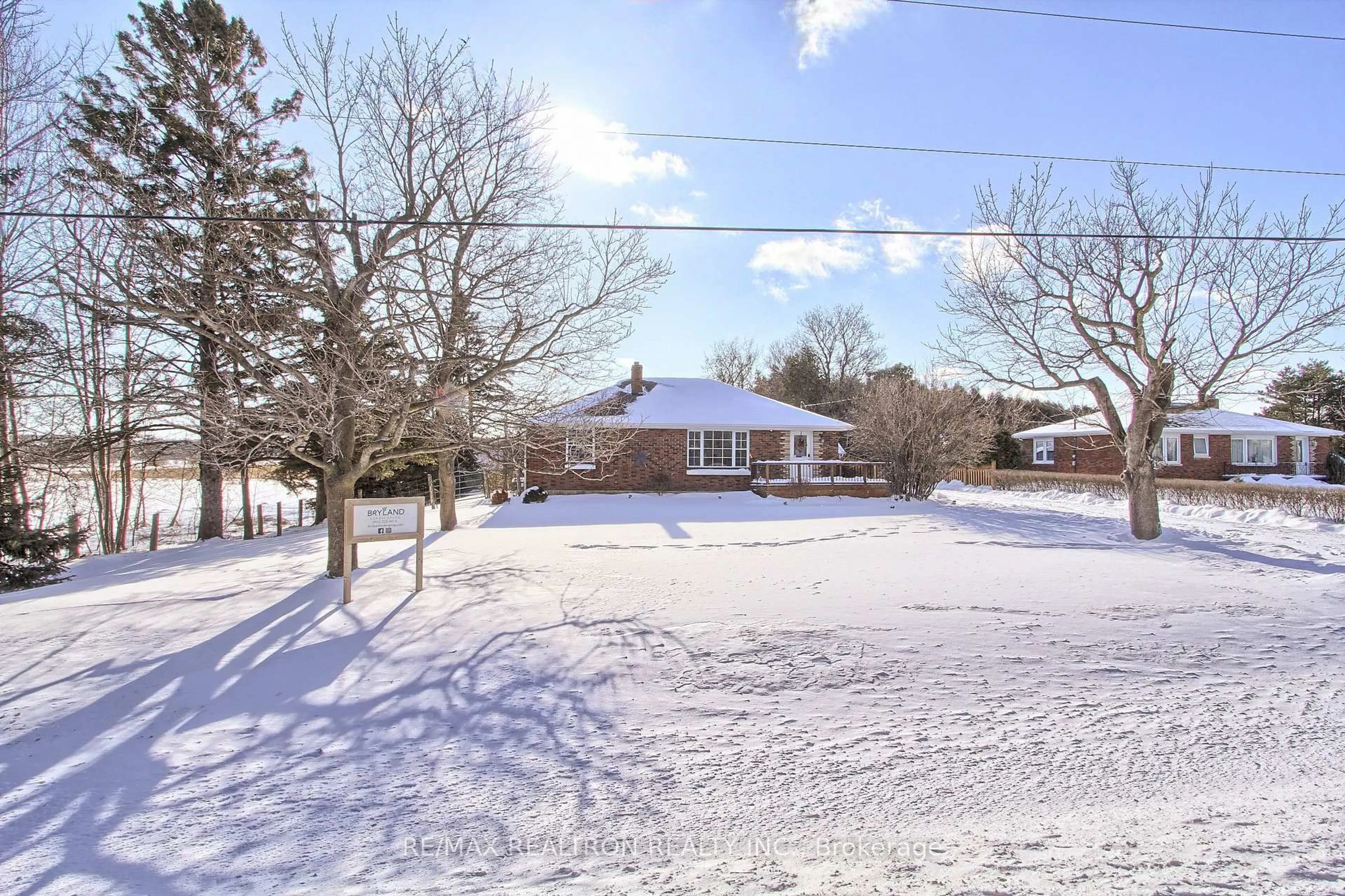 A pic from outside/outdoor area/front of a property/back of a property/a pic from drone, street for 4881 Mount Albert Rd, East Gwillimbury Ontario L0G 1M0