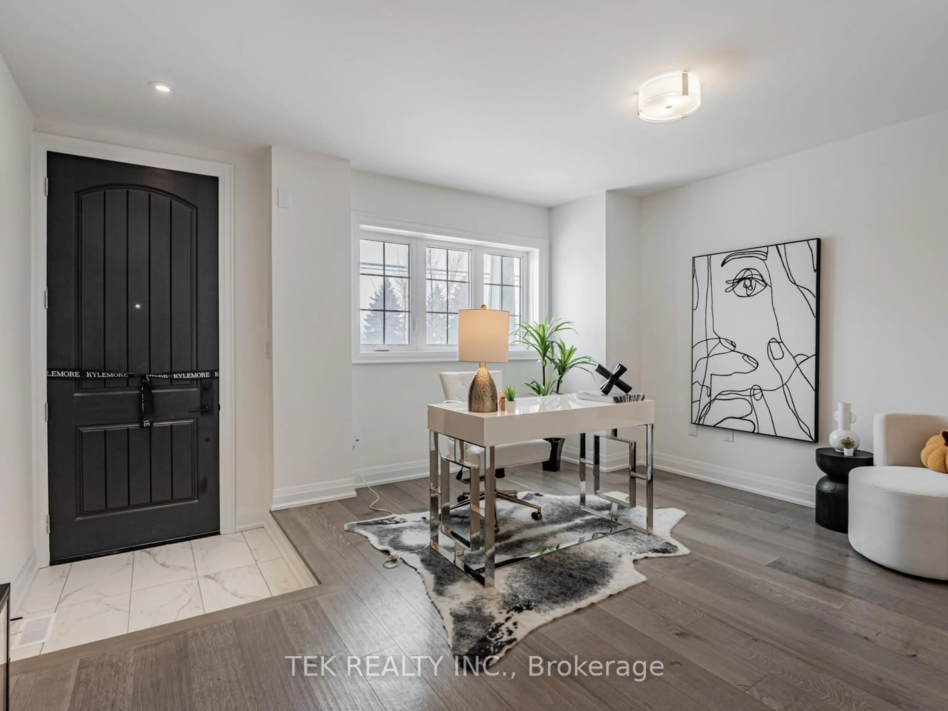 Indoor entryway for 4275 Major Mackenzie Dr, Markham Ontario L6C 3L5