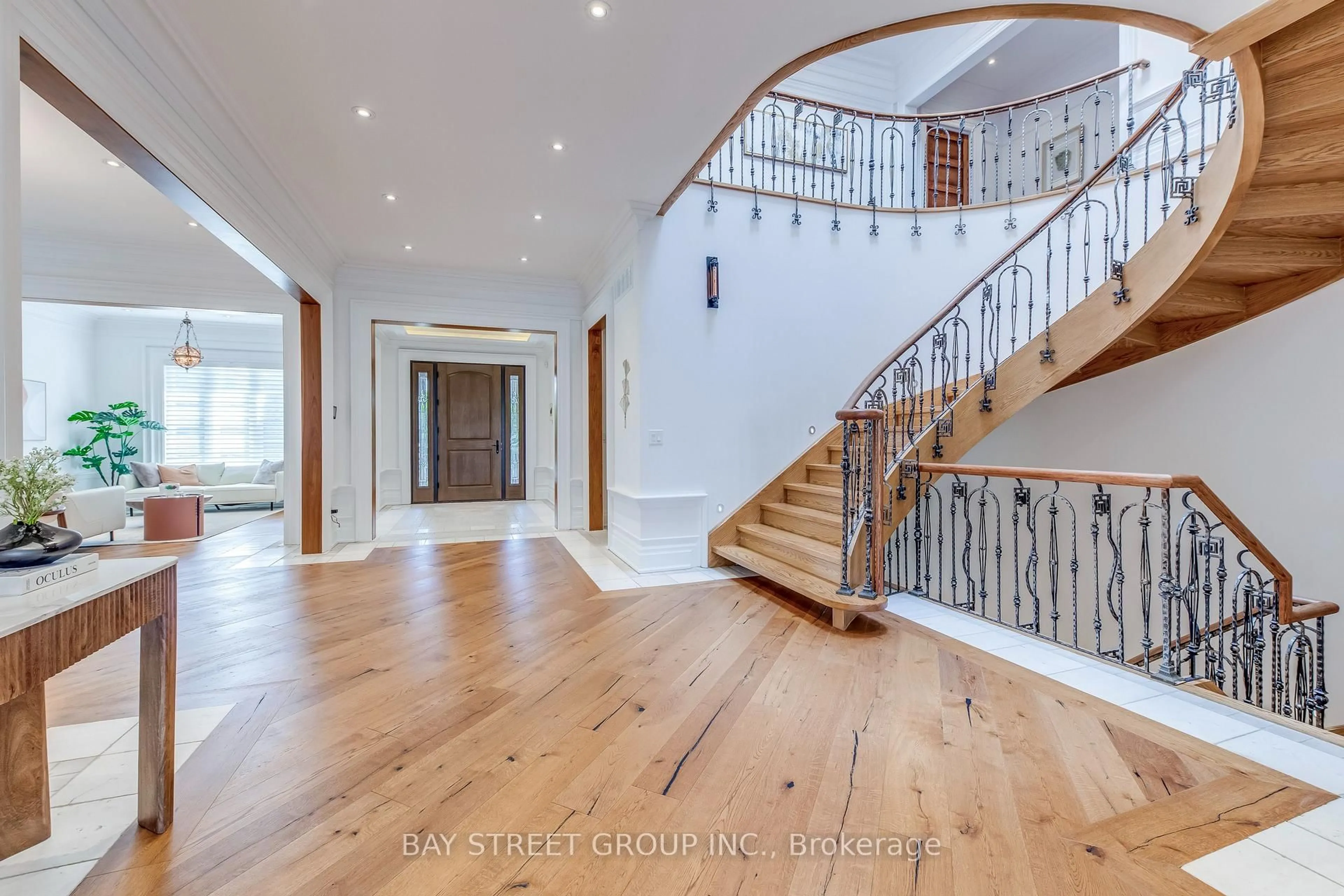 Unknown for 132 Crestwood Rd, Vaughan Ontario L4J 1A6