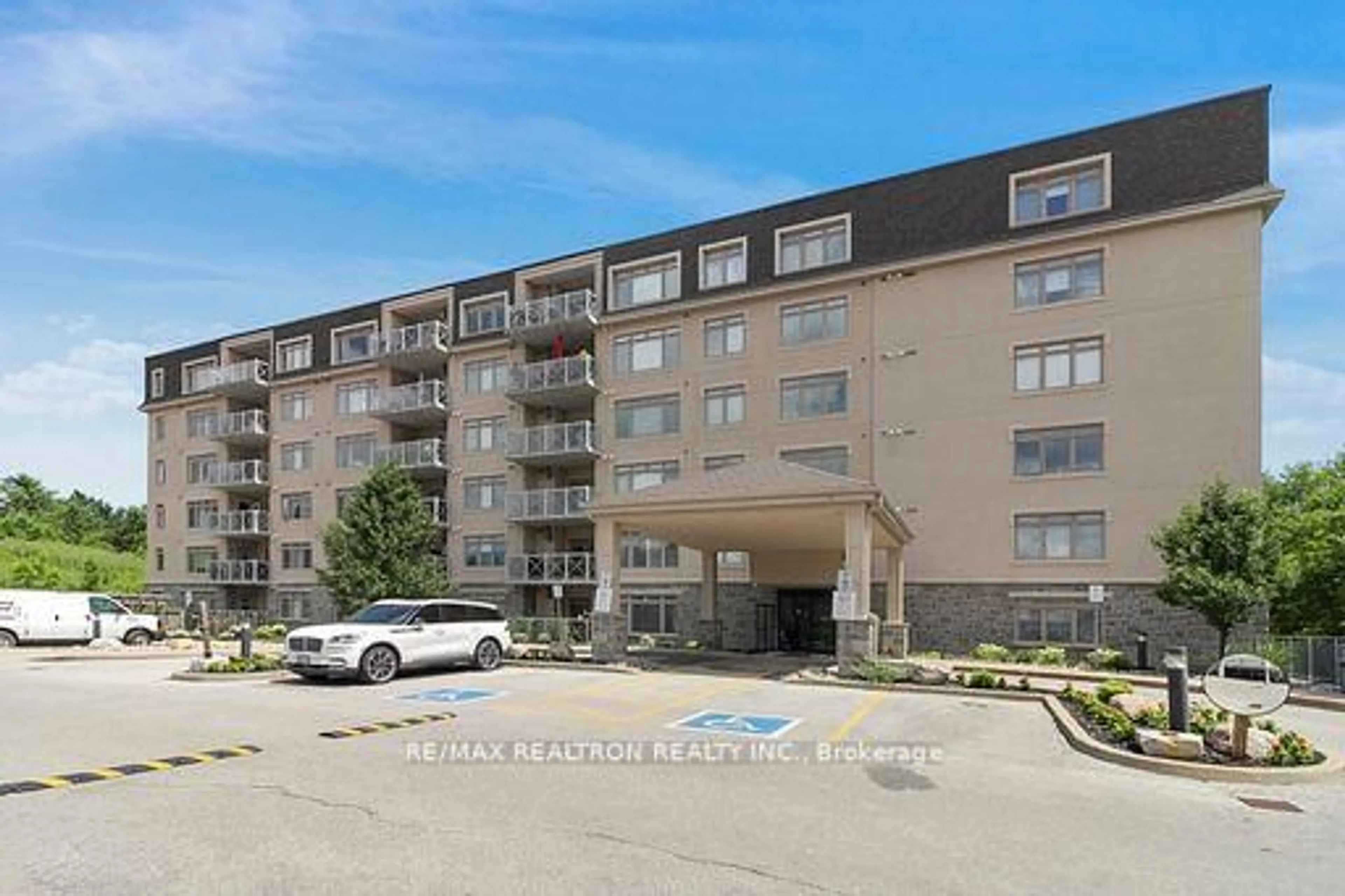 Unknown for 149 Church St #402, King Ontario L0G 1T0