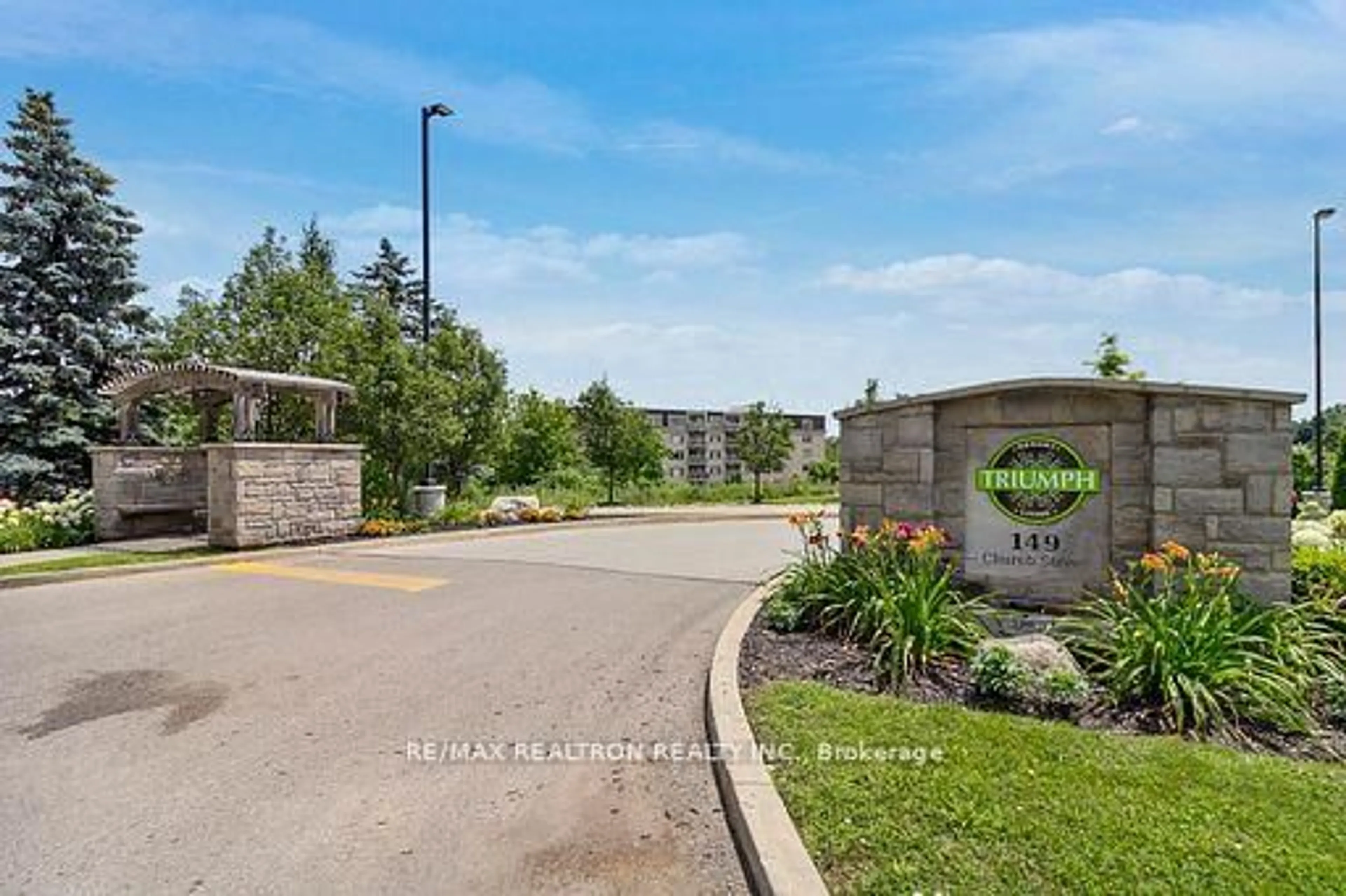 Unknown for 149 Church St #402, King Ontario L0G 1T0