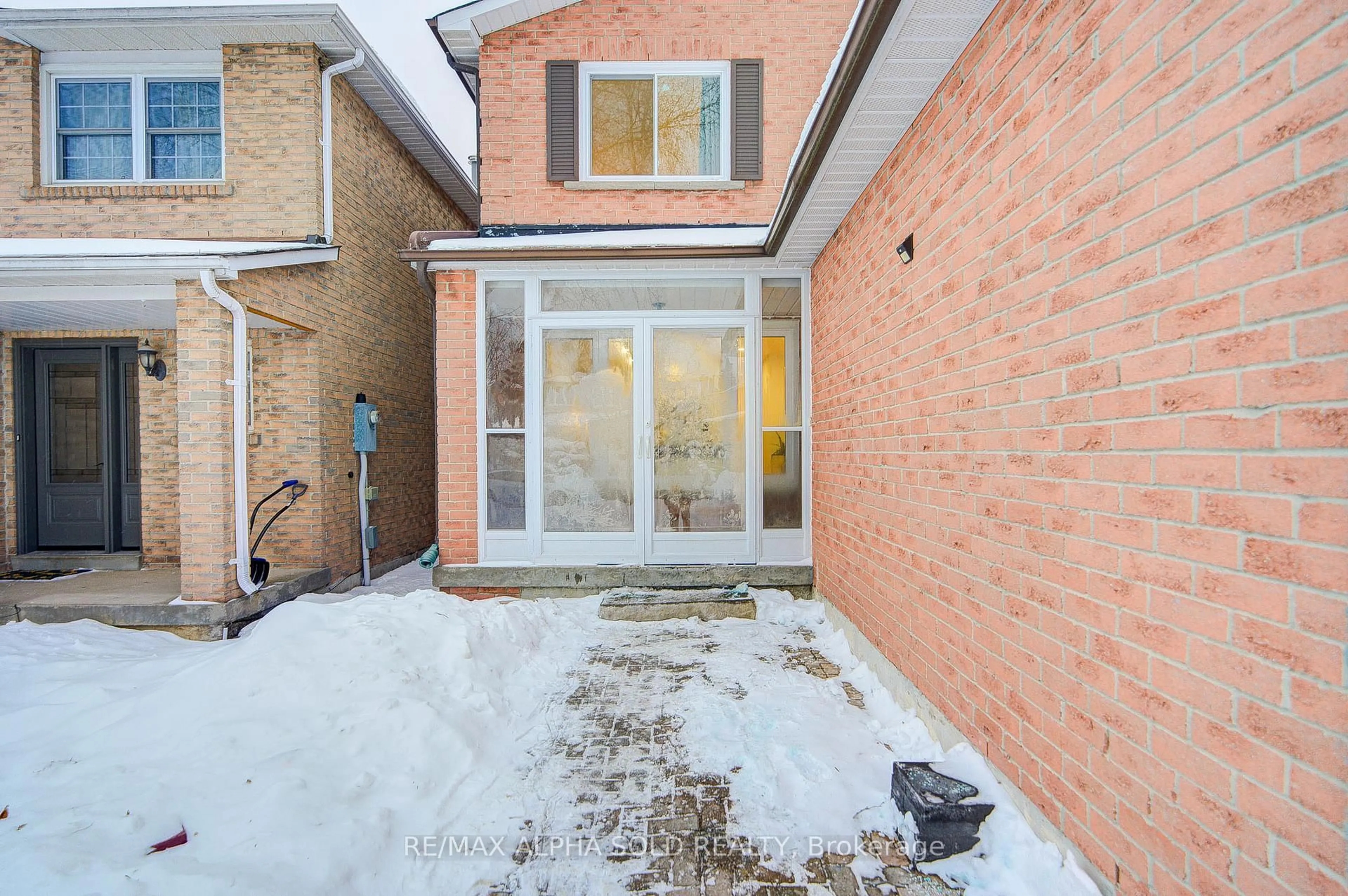 Unknown for 19 Michener Cres, Markham Ontario L3P 6H4
