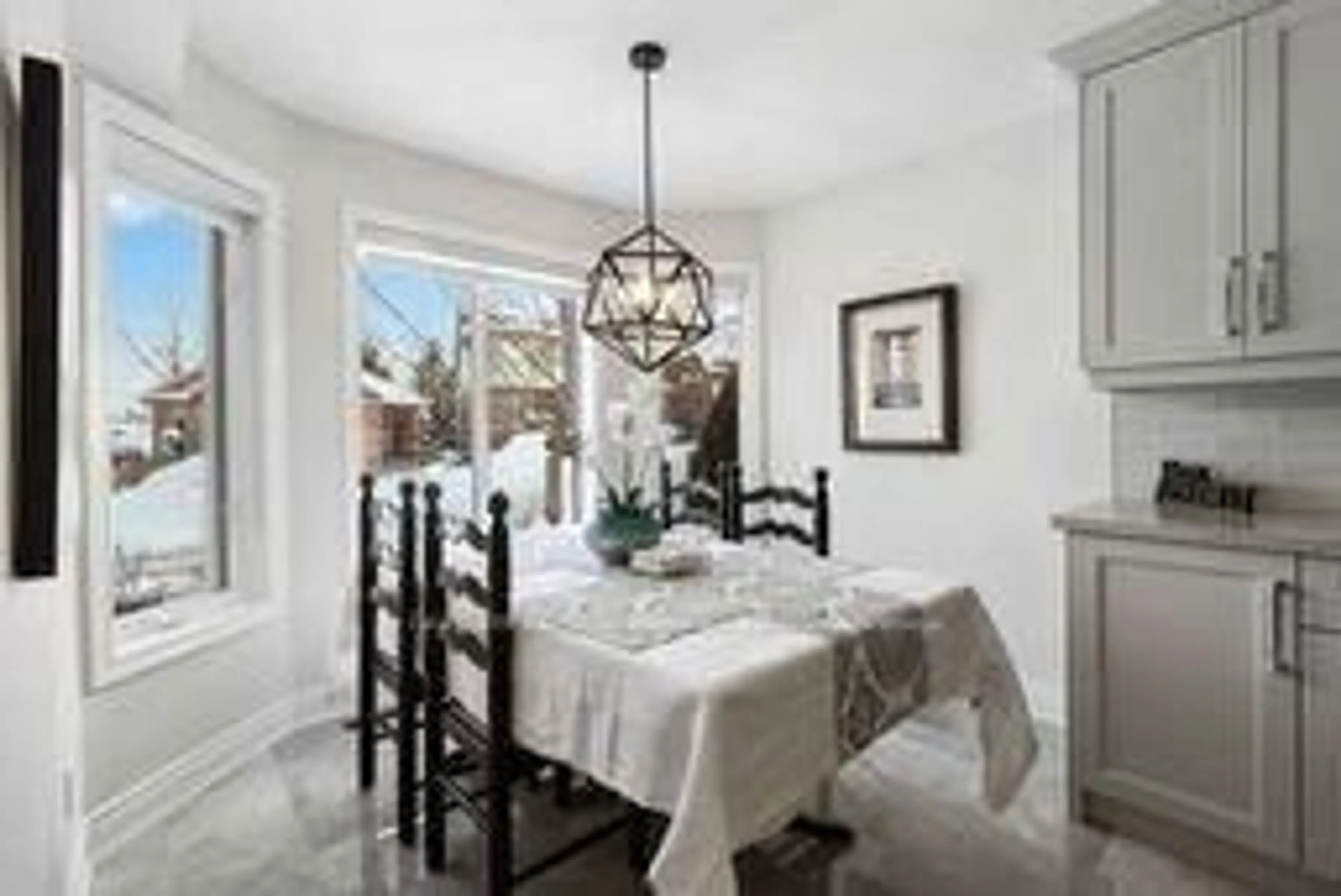 Dining room, ceramic/tile floor for 22 Montebello Terr, New Tecumseth Ontario L9R 2H3