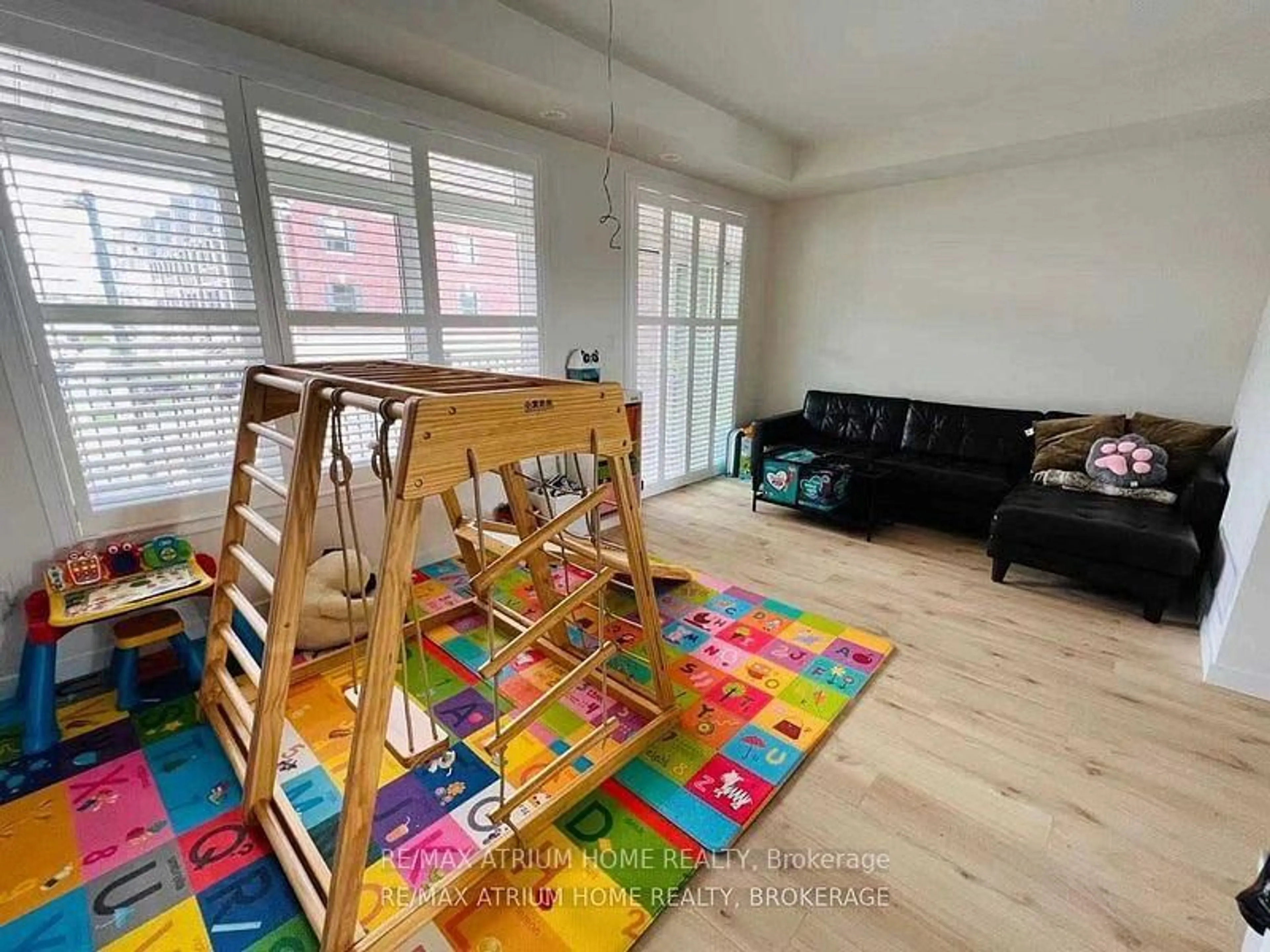 A pic of a room for 18 Mcnaughton Rd, Vaughan Ontario L6A 5B6