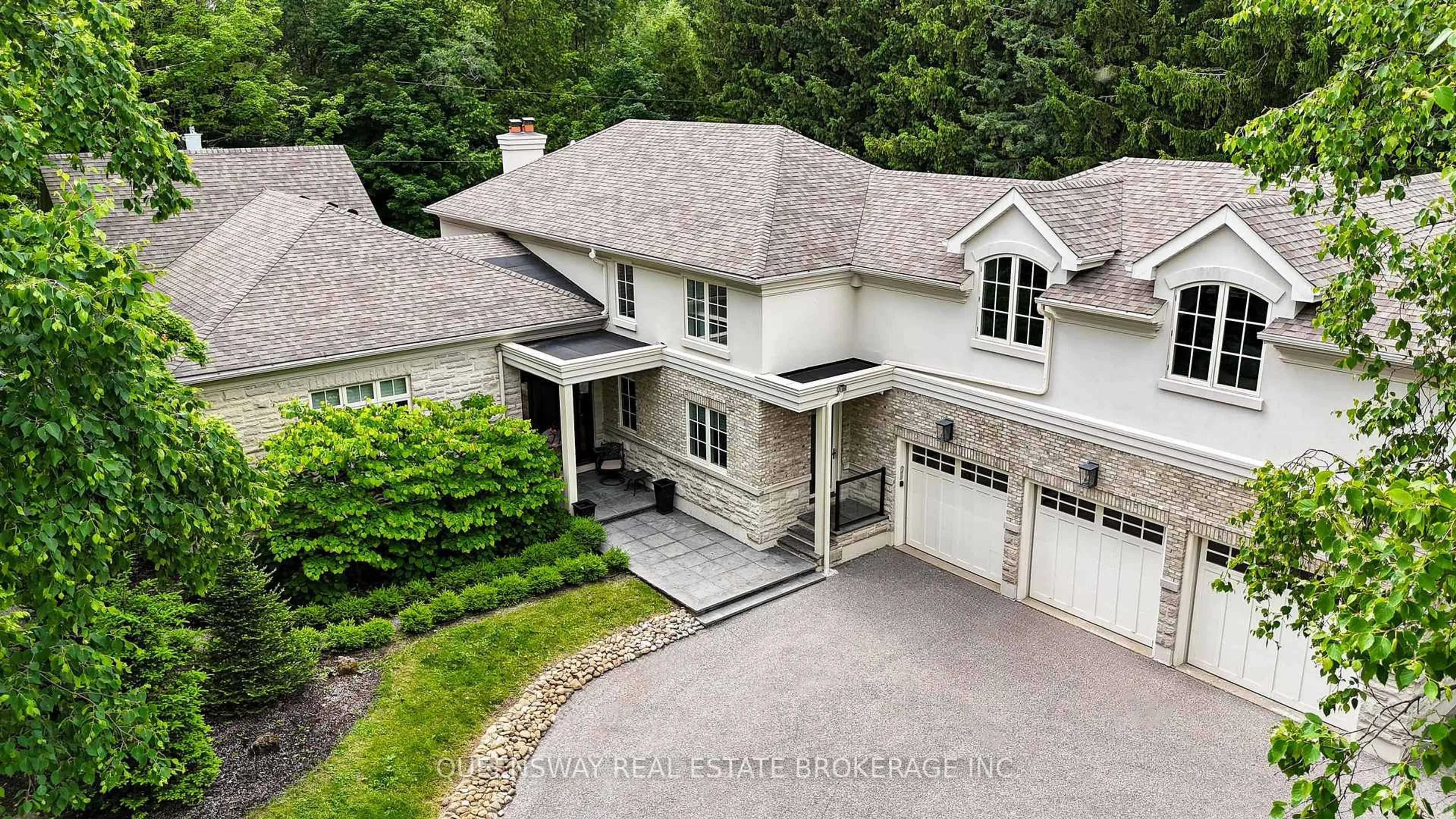 A pic from outside/outdoor area/front of a property/back of a property/a pic from drone, street for 2600 17th Sideroad, King Ontario L7B 1A3