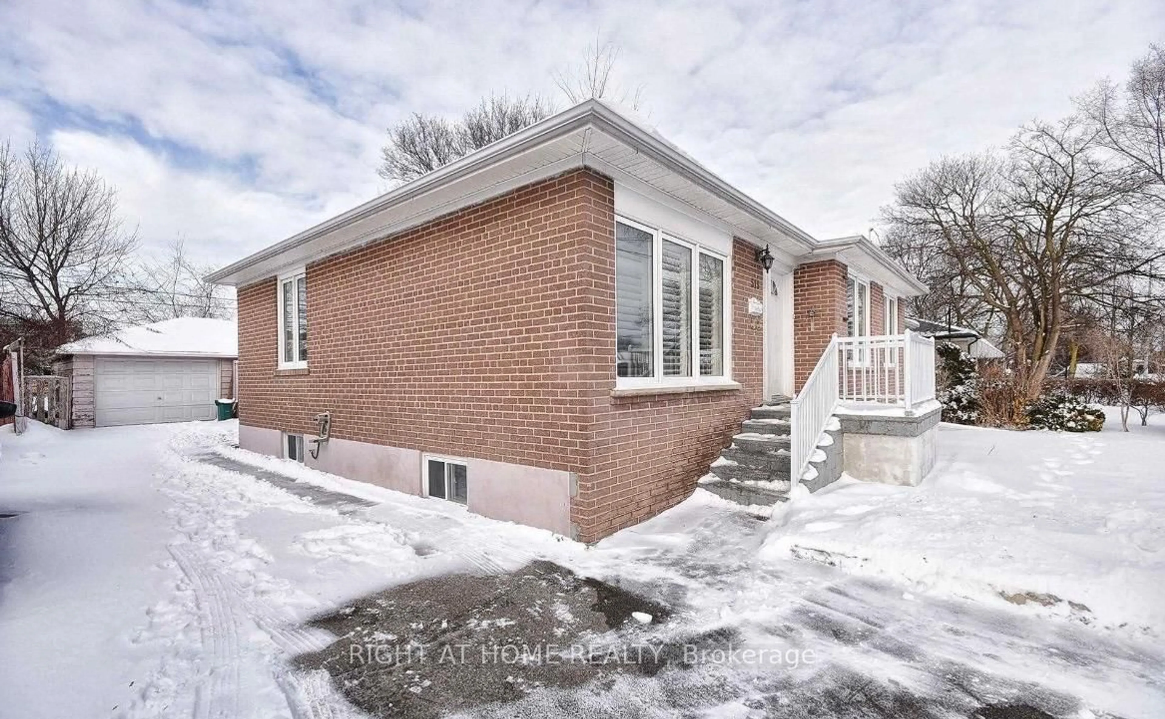 Home with brick exterior material, street for 513 Lynett Cres, Richmond Hill Ontario L4C 2V8