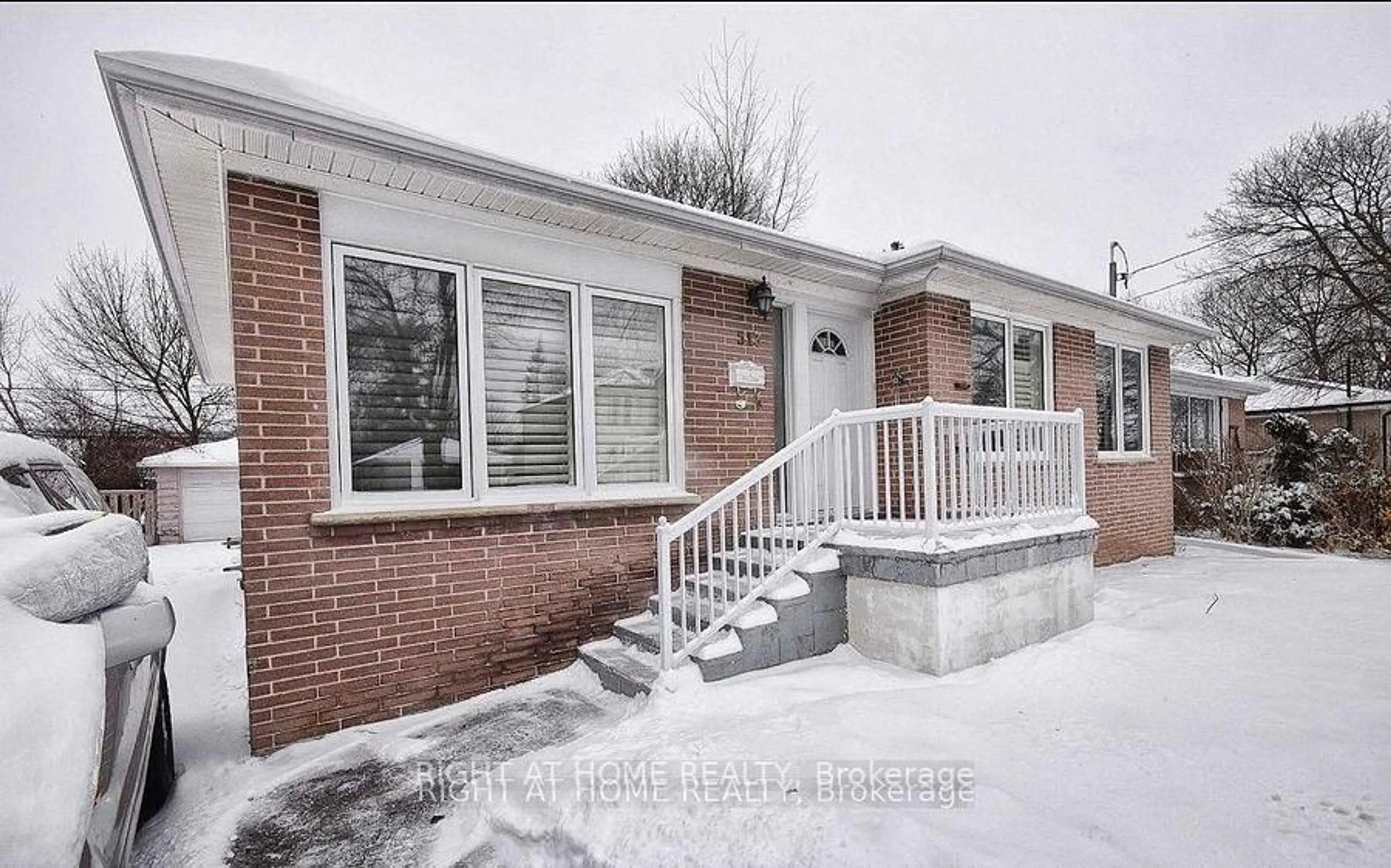 Home with brick exterior material, building for 513 Lynett Cres, Richmond Hill Ontario L4C 2V8