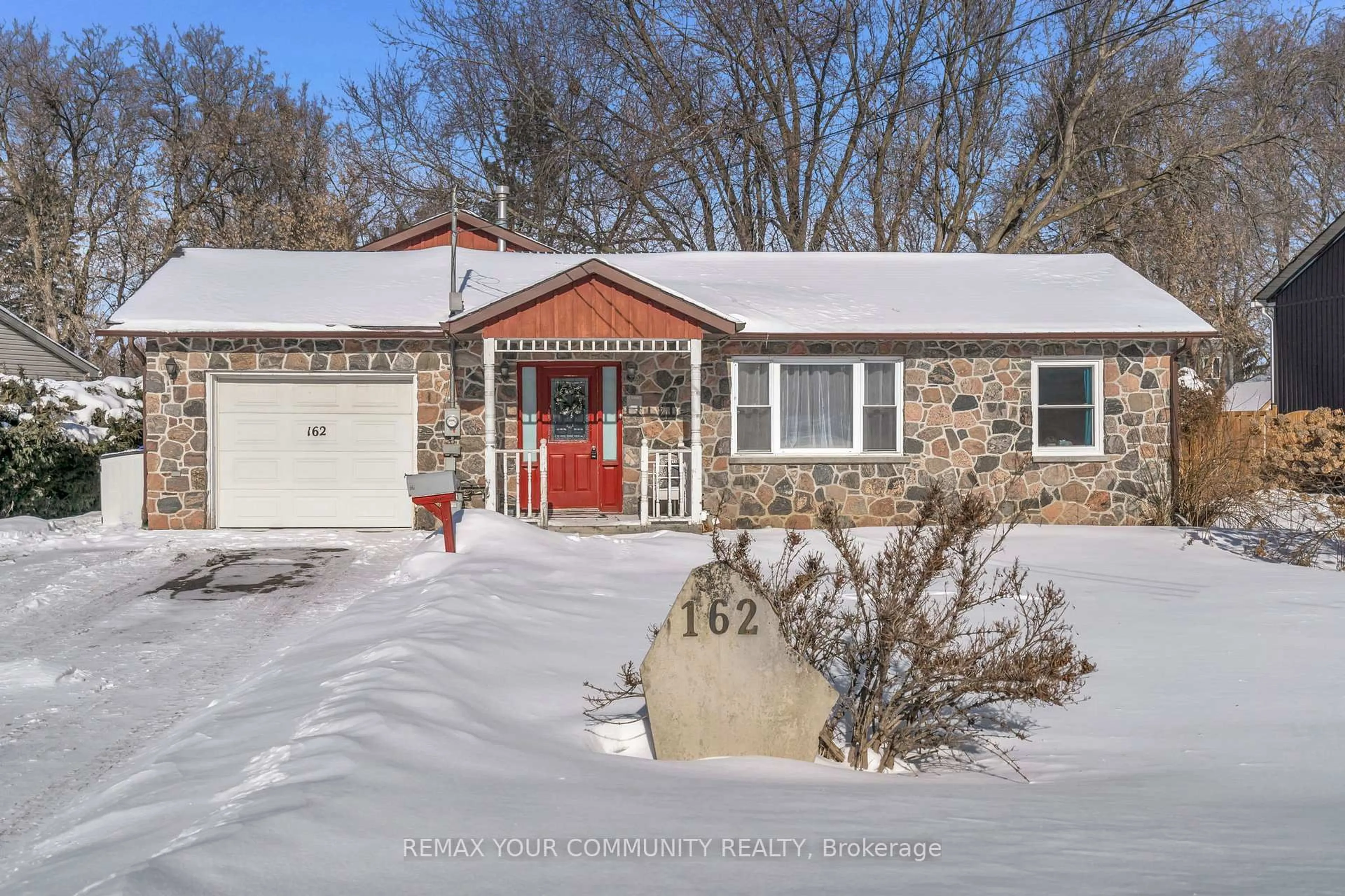 Unknown for 162 Bessborough Dr, Georgina Ontario L4P 2R8