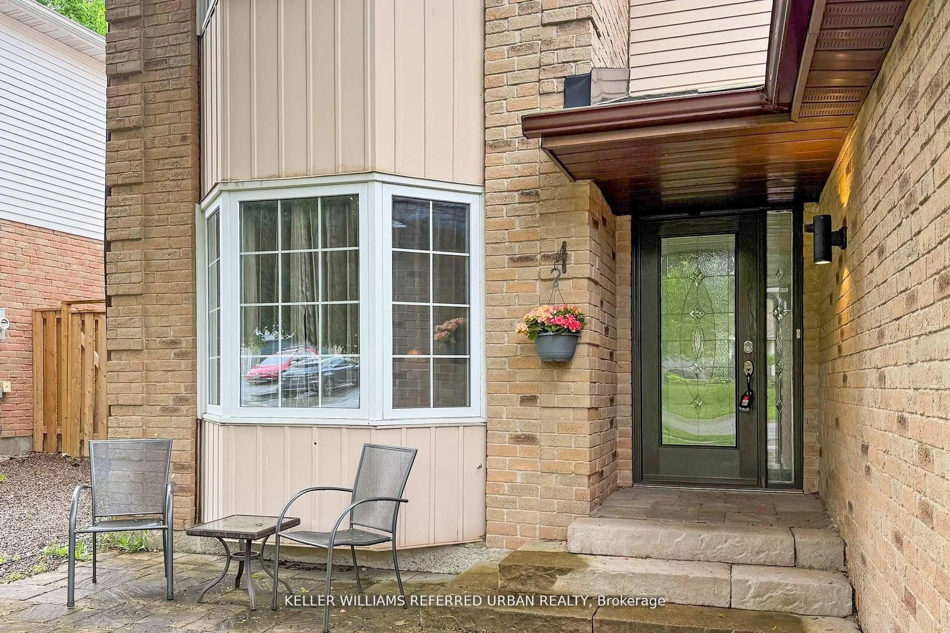 Unknown for 158 Walton Dr, Aurora Ontario L4G 3R8