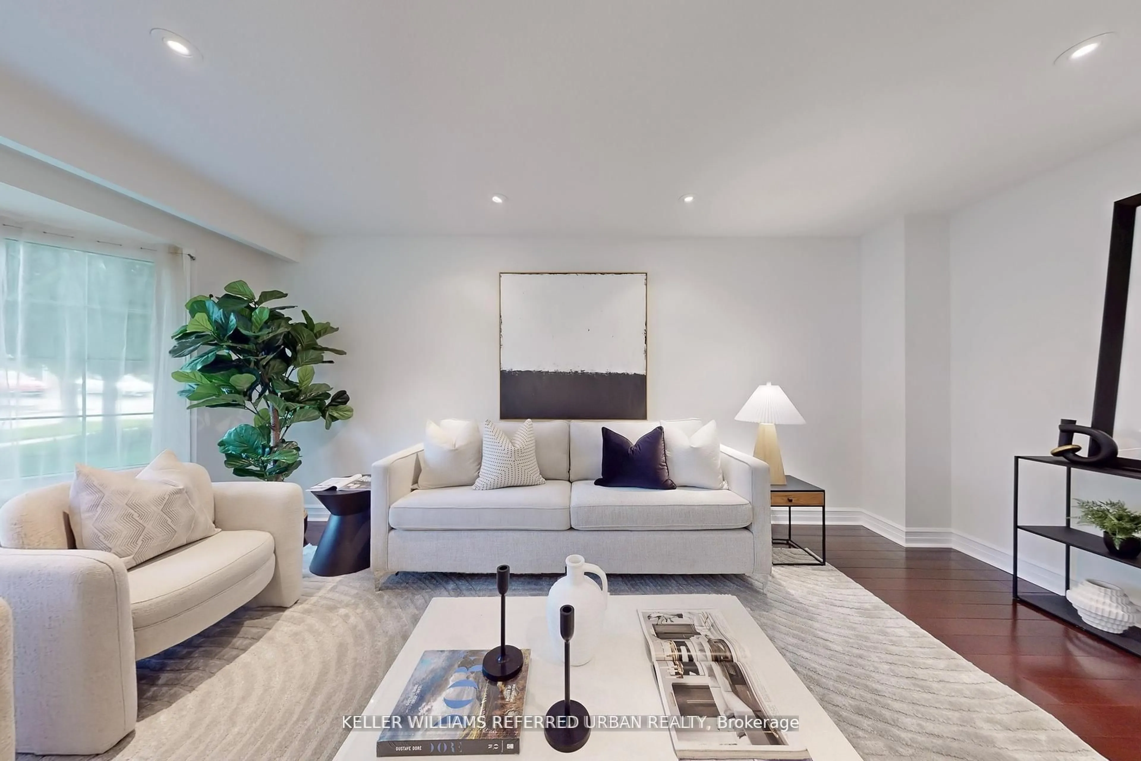 Living room with furniture, unknown for 158 Walton Dr, Aurora Ontario L4G 3R8