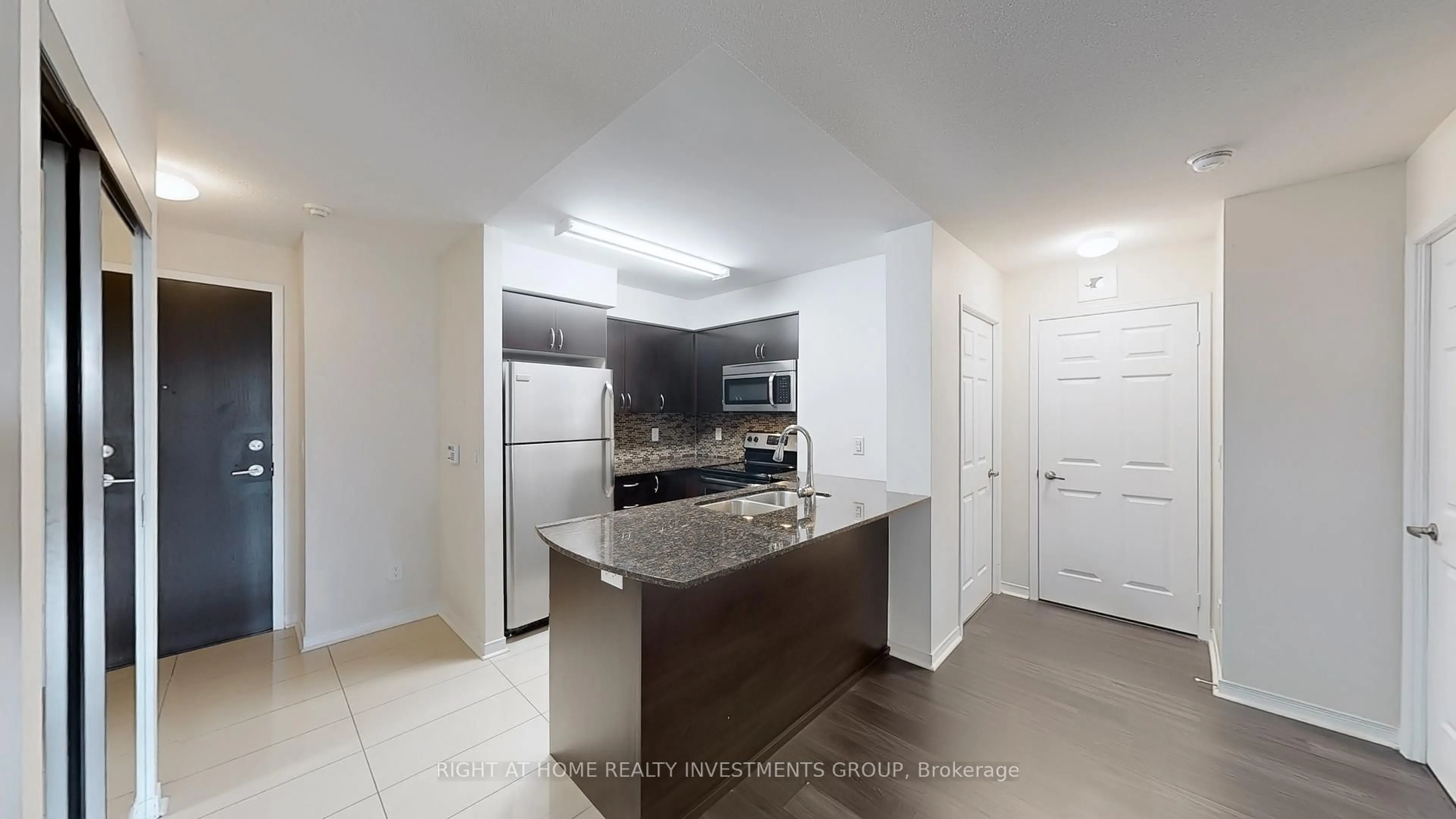 Standard kitchen, unknown for 73 King William Cres #207, Richmond Hill Ontario L4B 0C2