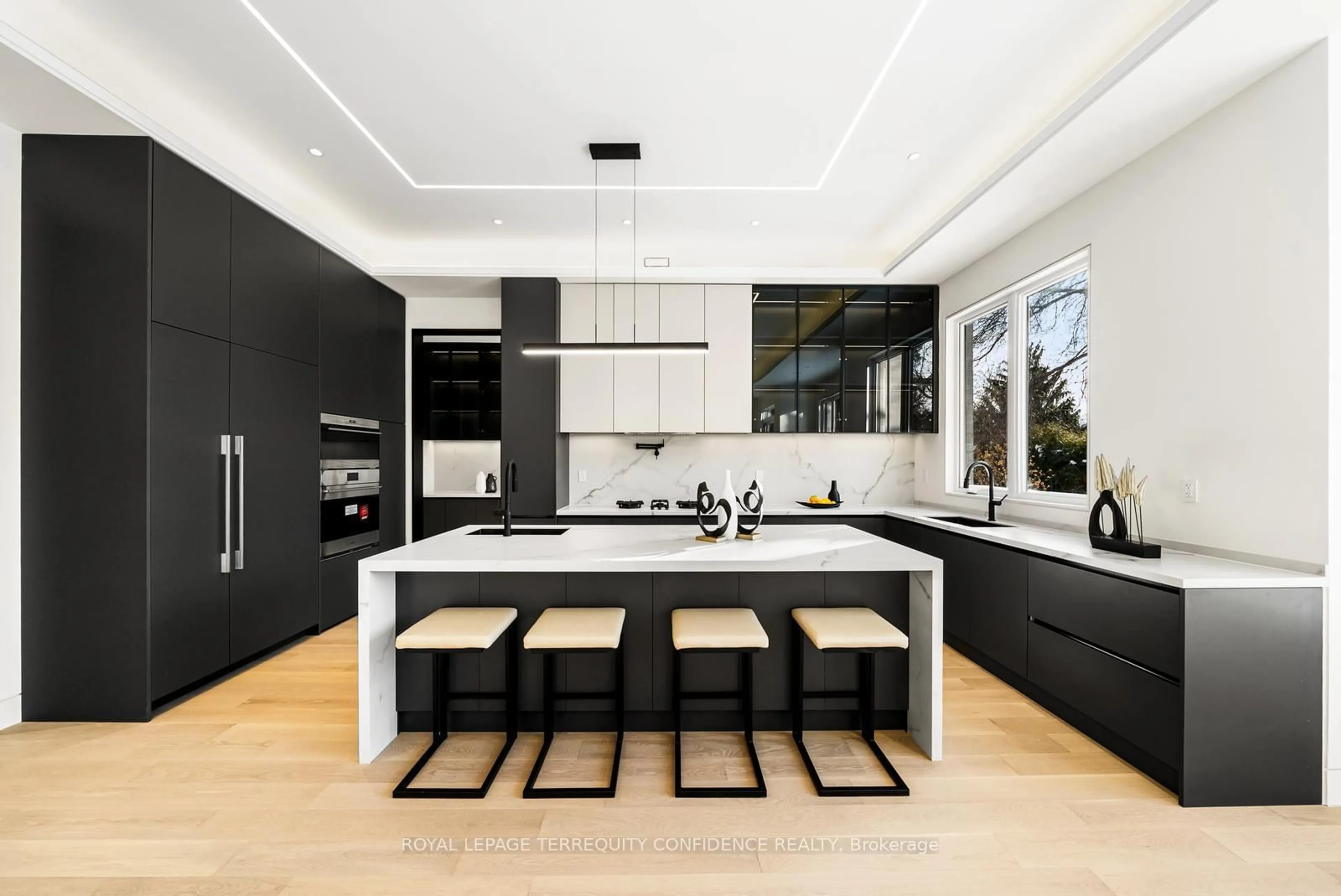 Contemporary kitchen, unknown for 281 Kerrybrook Dr, Richmond Hill Ontario L4C 3R2