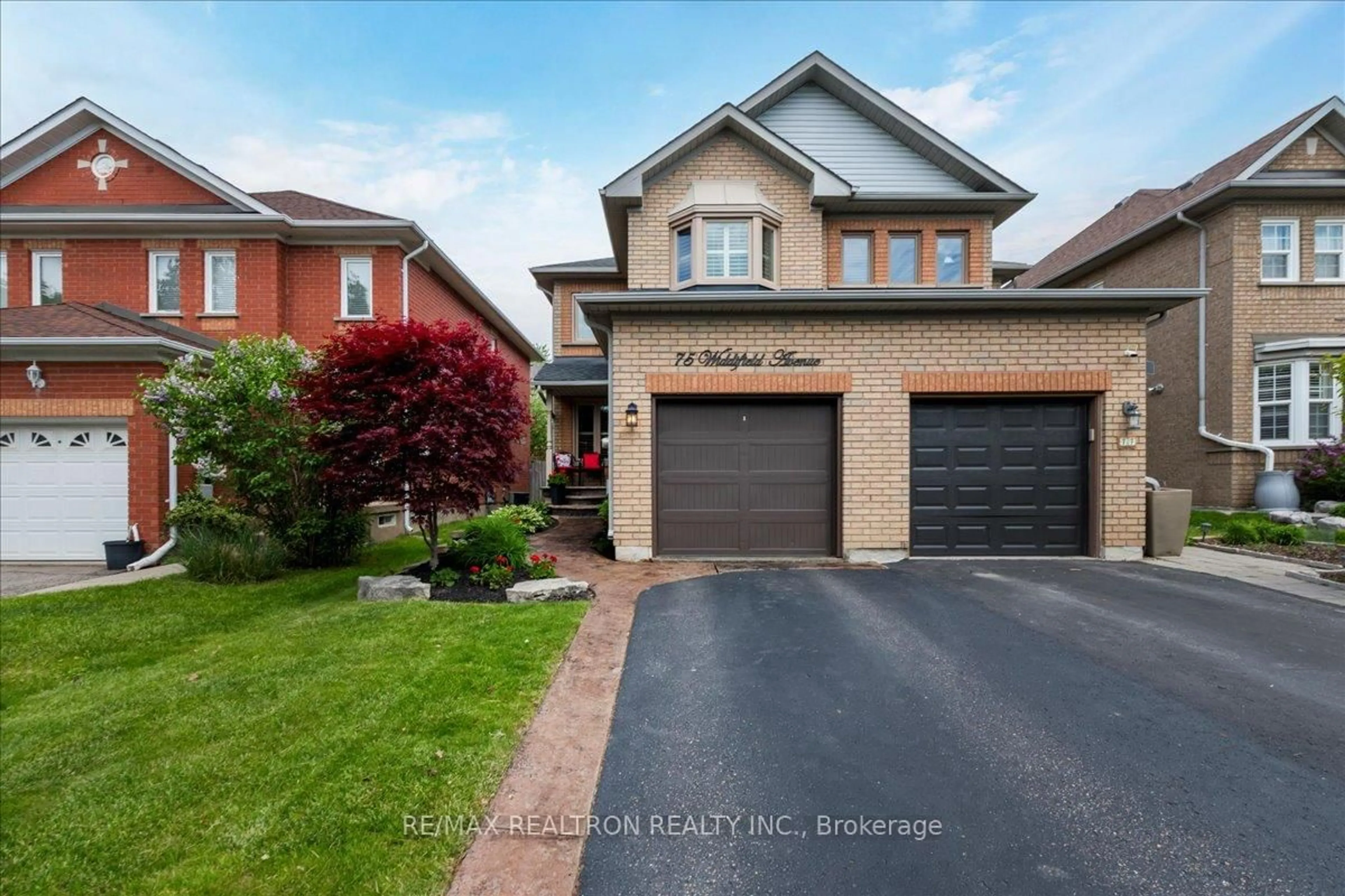 Home with brick exterior material, street for 75 Widdifield Ave, Newmarket Ontario L3X 1Z5