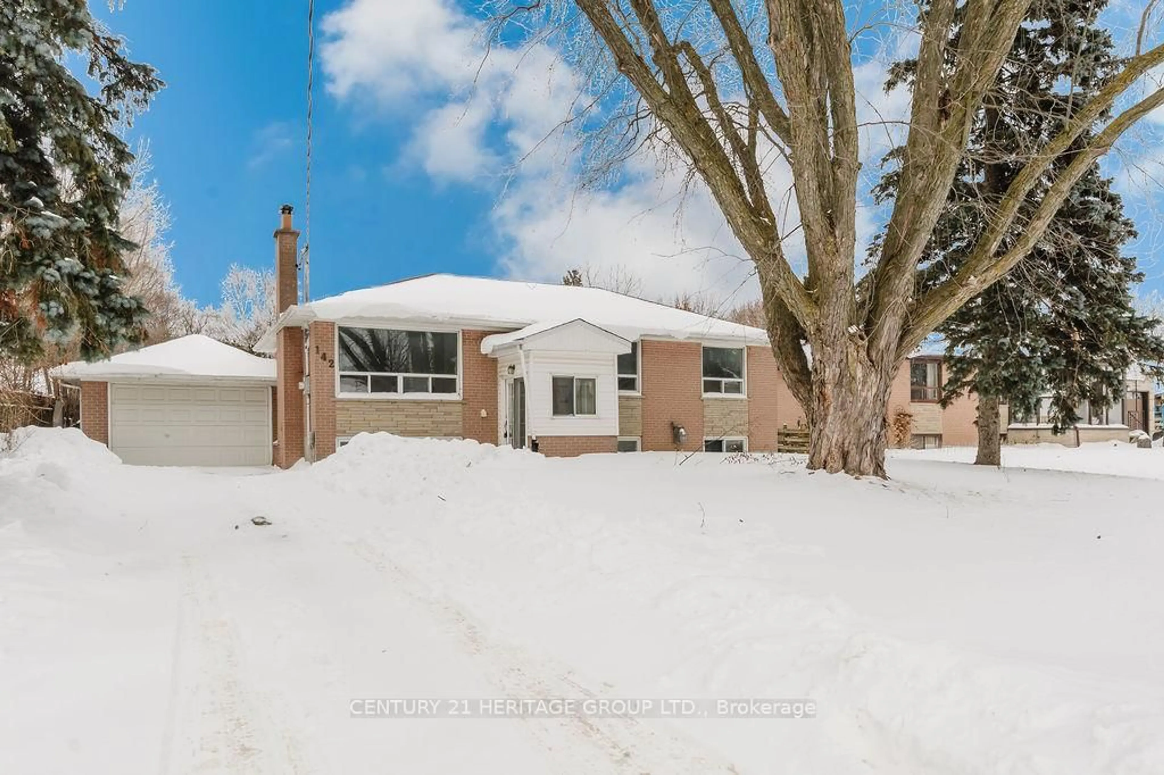 Home with brick exterior material, street for 142 Kingslynn Dr, King Ontario L7B 1H1
