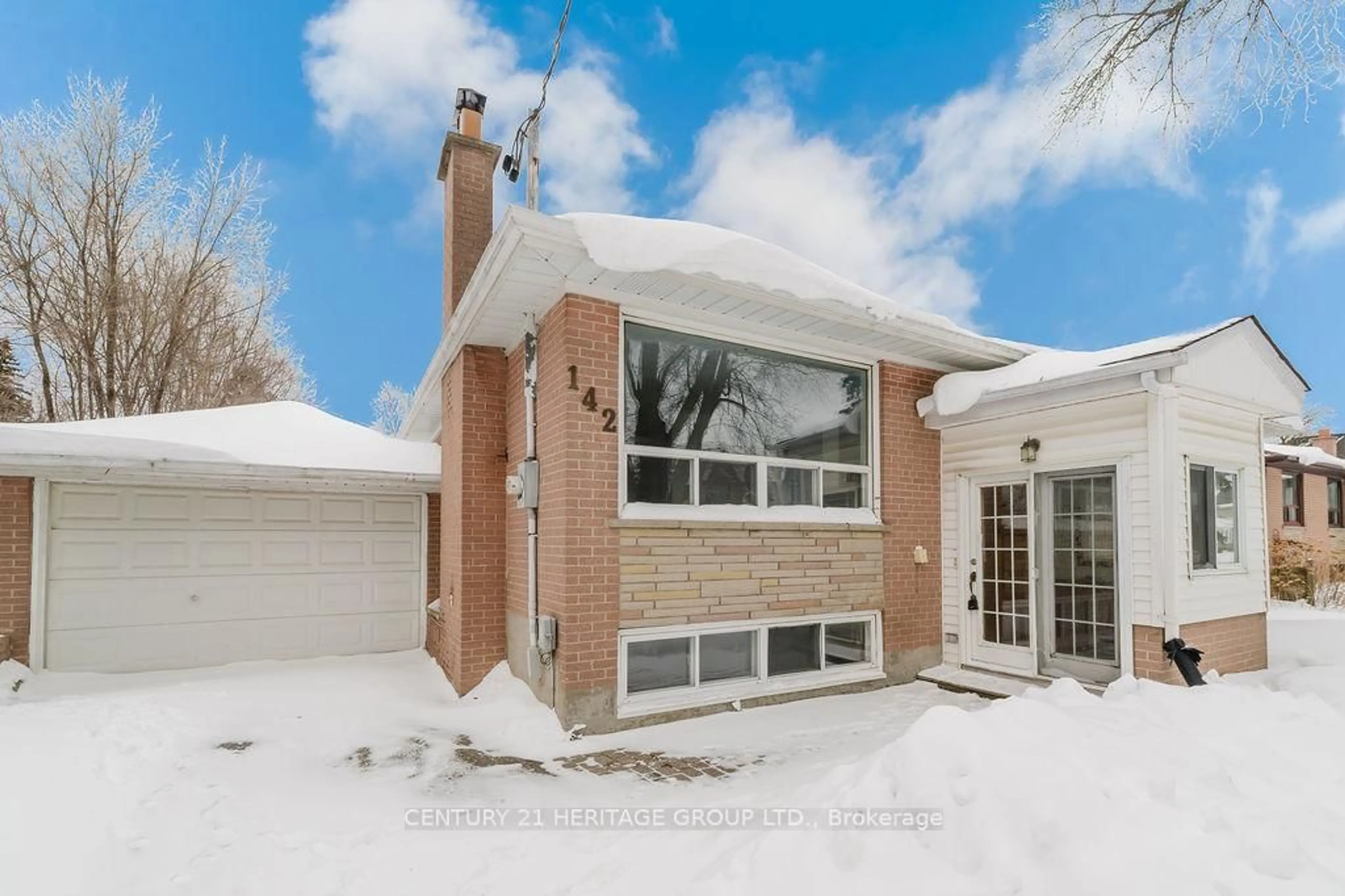 Home with brick exterior material, street for 142 Kingslynn Dr, King Ontario L7B 1H1
