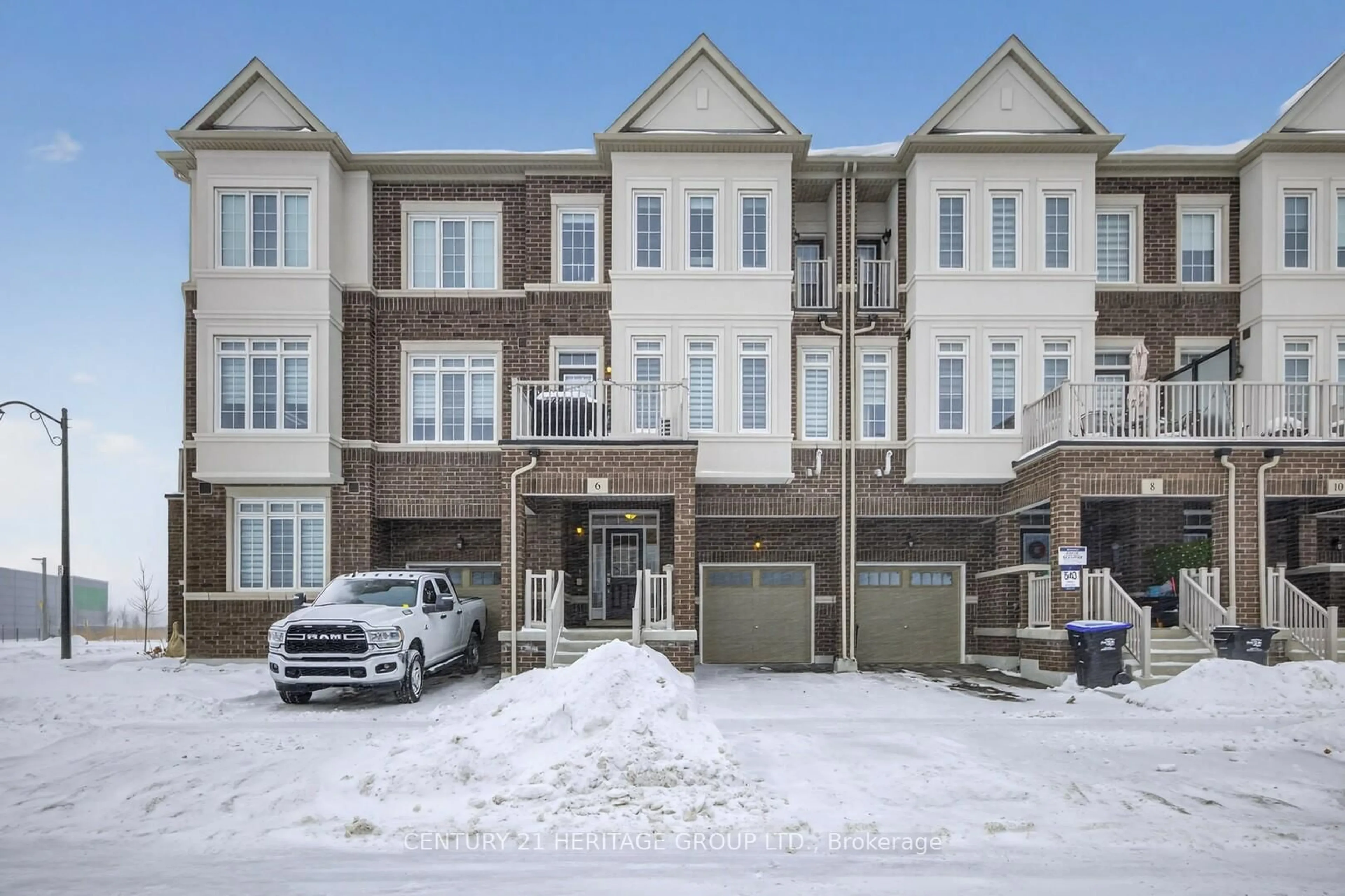 A pic from outside/outdoor area/front of a property/back of a property/a pic from drone, unknown for 6 Mel Irving Dr, Bradford West Gwillimbury Ontario L3Z 4P1