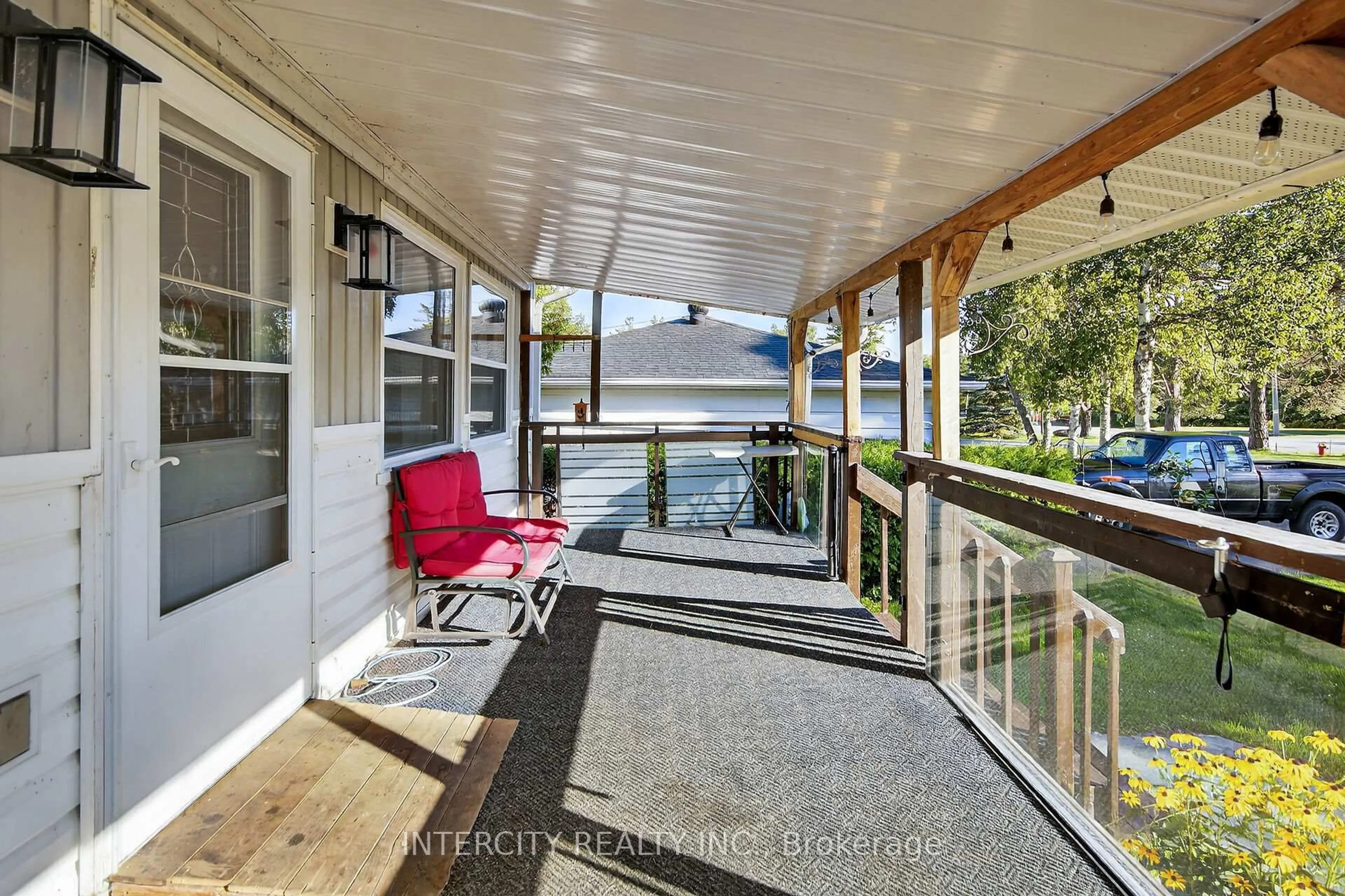 Patio, water/lake/river/ocean view for 2152 25 Sdrd, Innisfil Ontario L9S 2C4