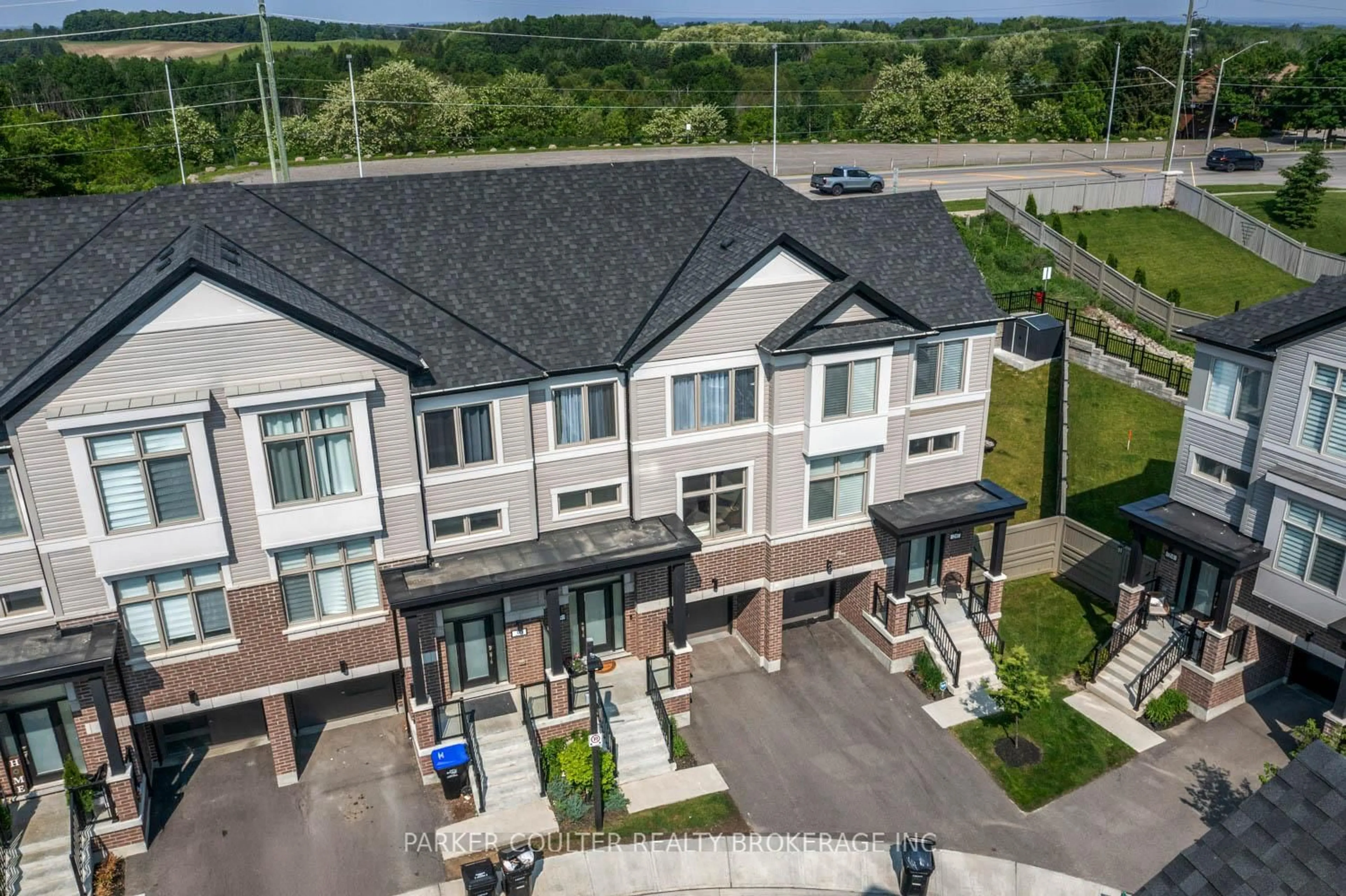 A pic from outside/outdoor area/front of a property/back of a property/a pic from drone, unknown for 28 Totten Tr #14, New Tecumseth Ontario L0G 1W0