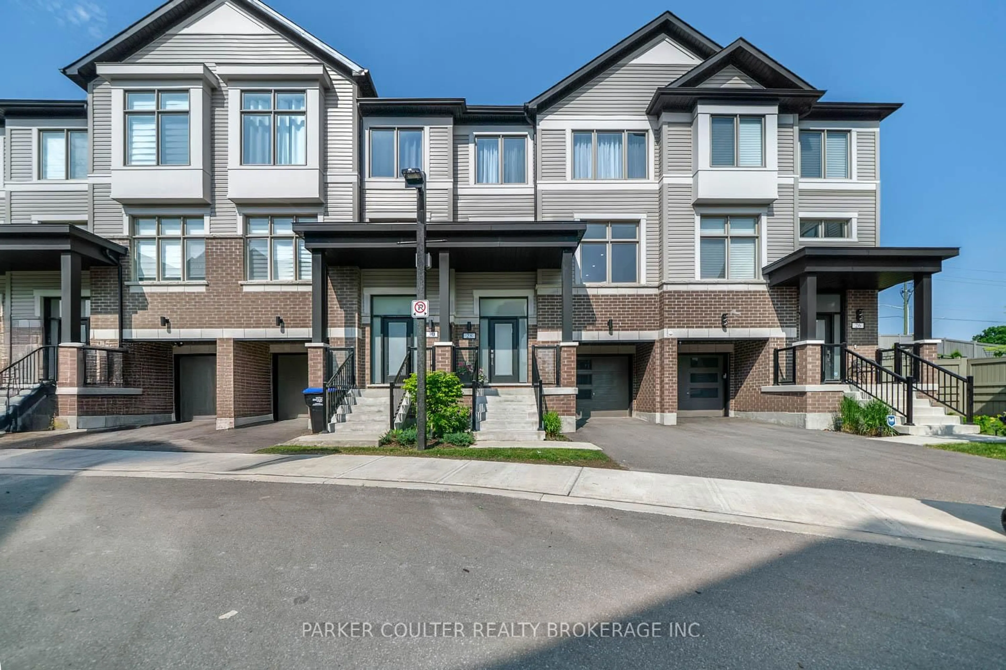 A pic from outside/outdoor area/front of a property/back of a property/a pic from drone, street for 28 Totten Tr #14, New Tecumseth Ontario L0G 1W0