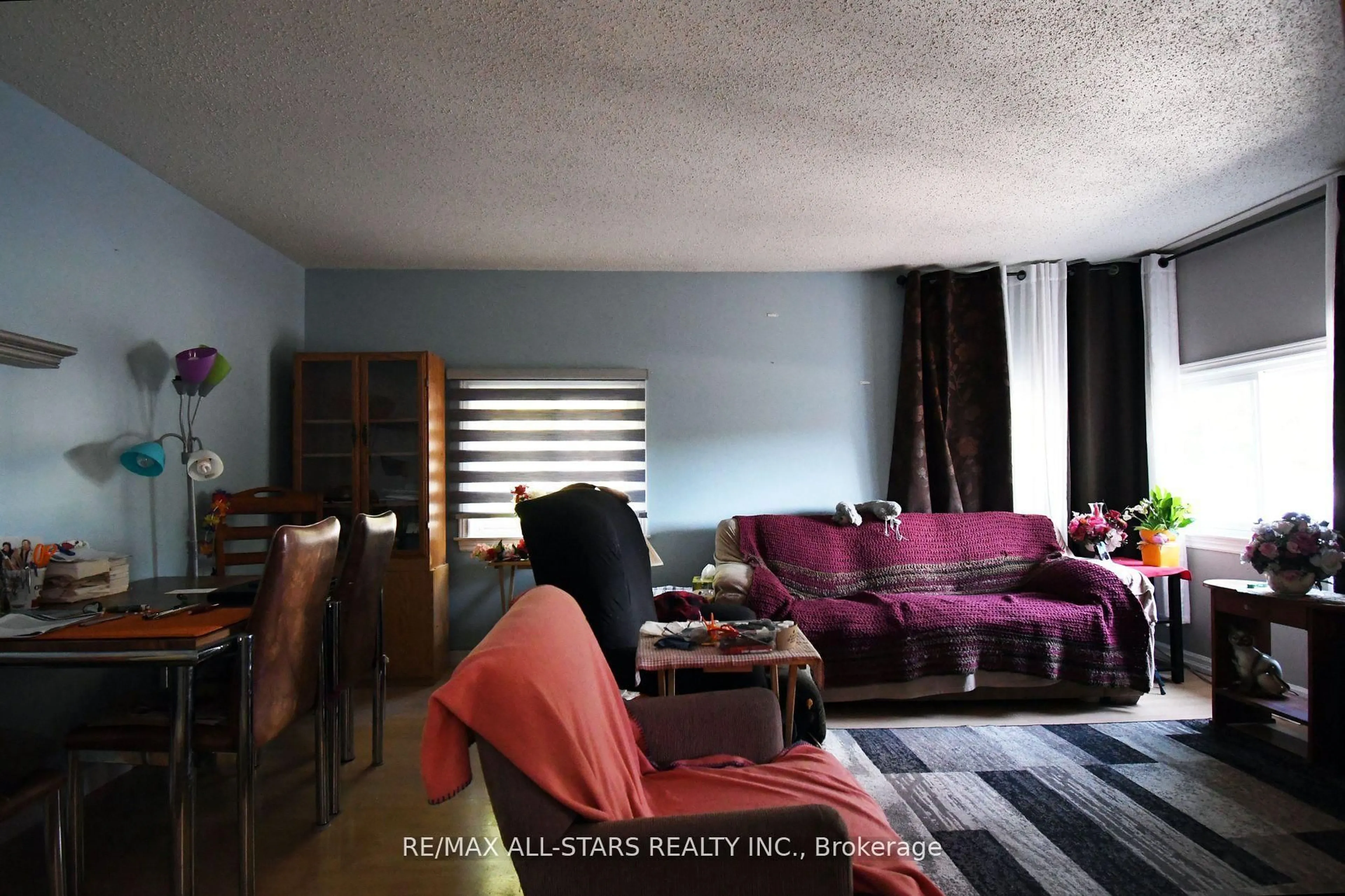 A pic of a room for 346 Pasadena Dr, Georgina Ontario L4P 2Z3