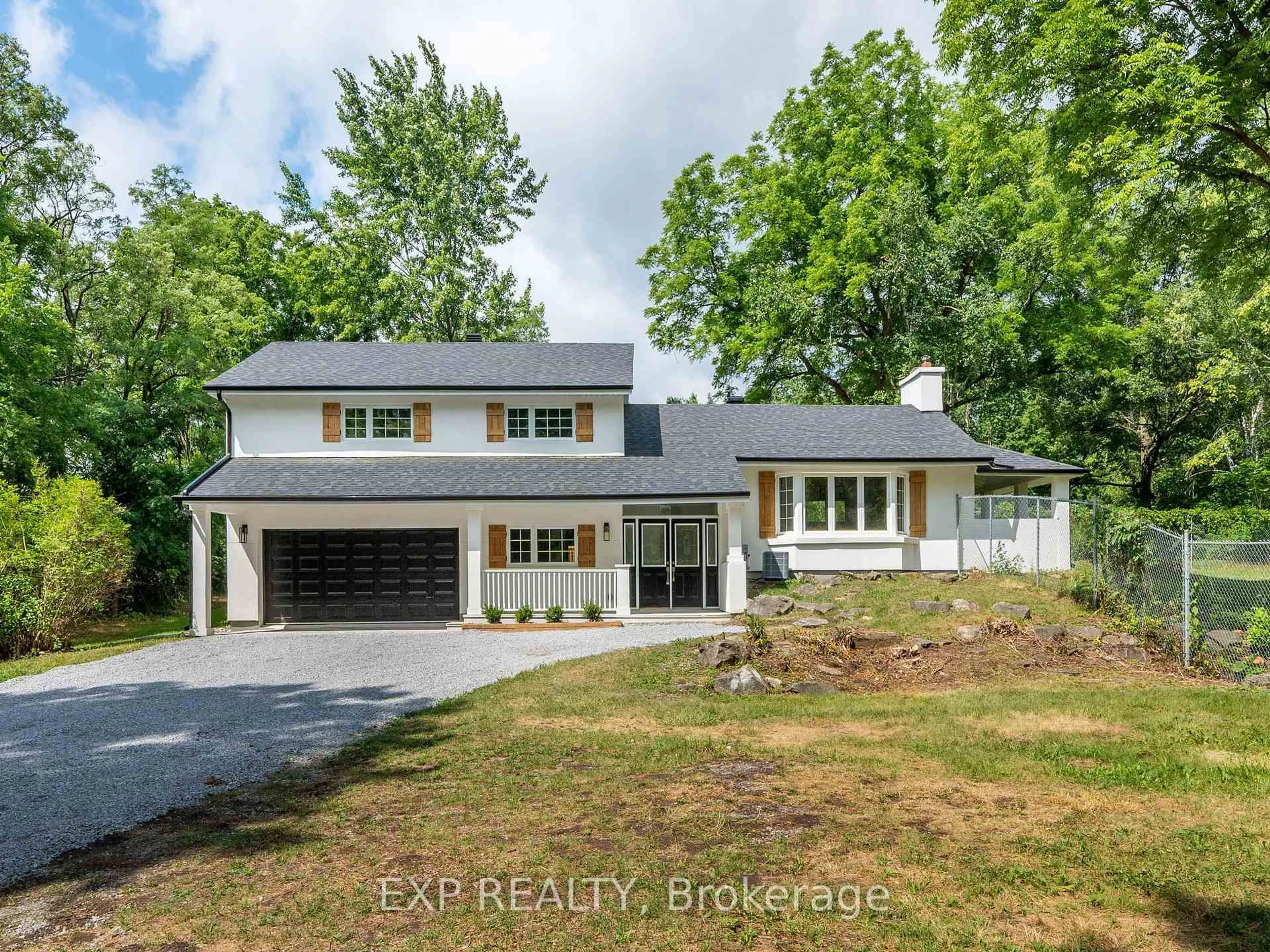 A pic from outside/outdoor area/front of a property/back of a property/a pic from drone, street for 12056 Leslie St, Richmond Hill Ontario L4E 3R5