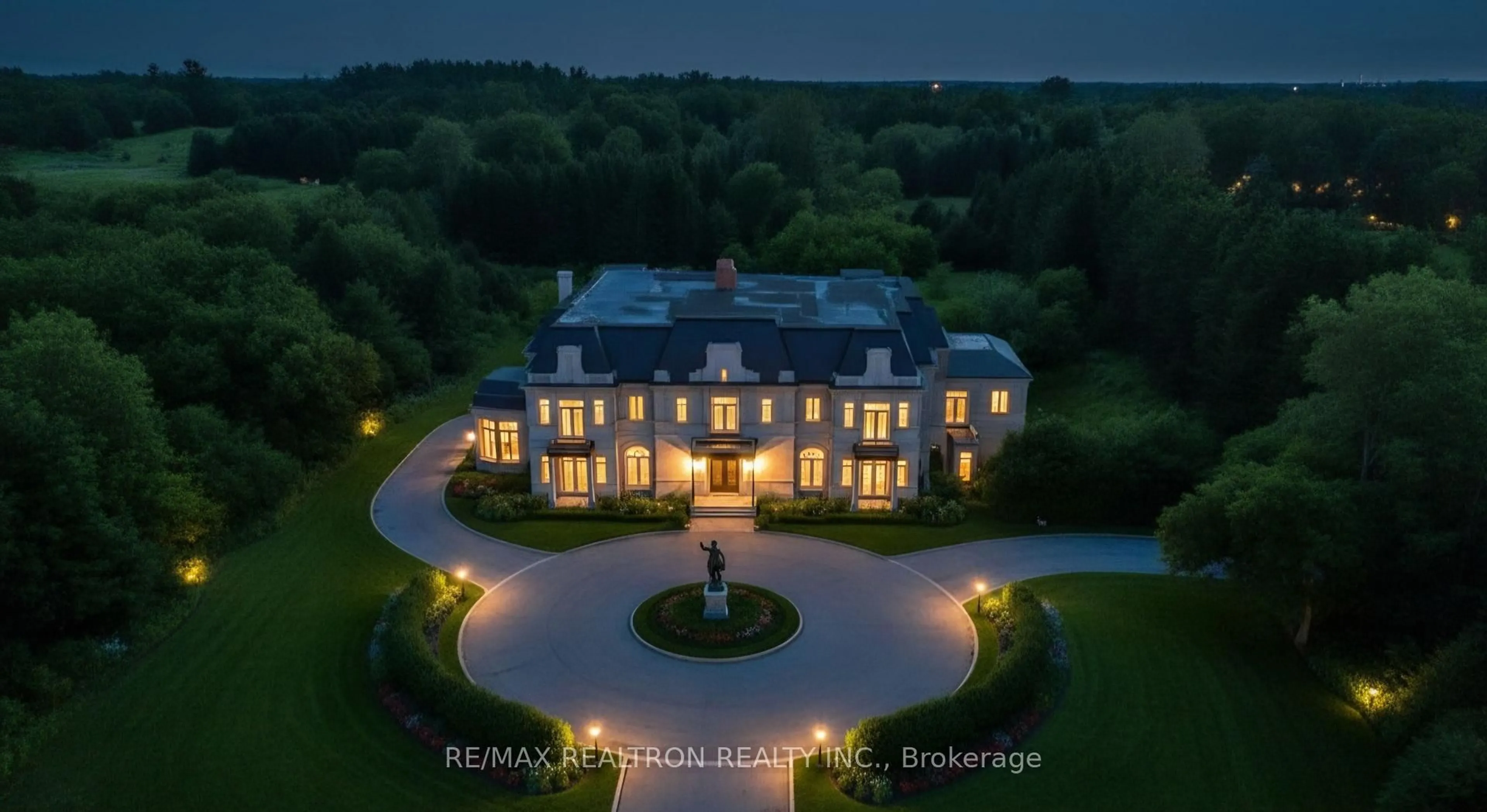 A pic from outside/outdoor area/front of a property/back of a property/a pic from drone, building for 15230 Keele St, King Ontario L7B 1A3